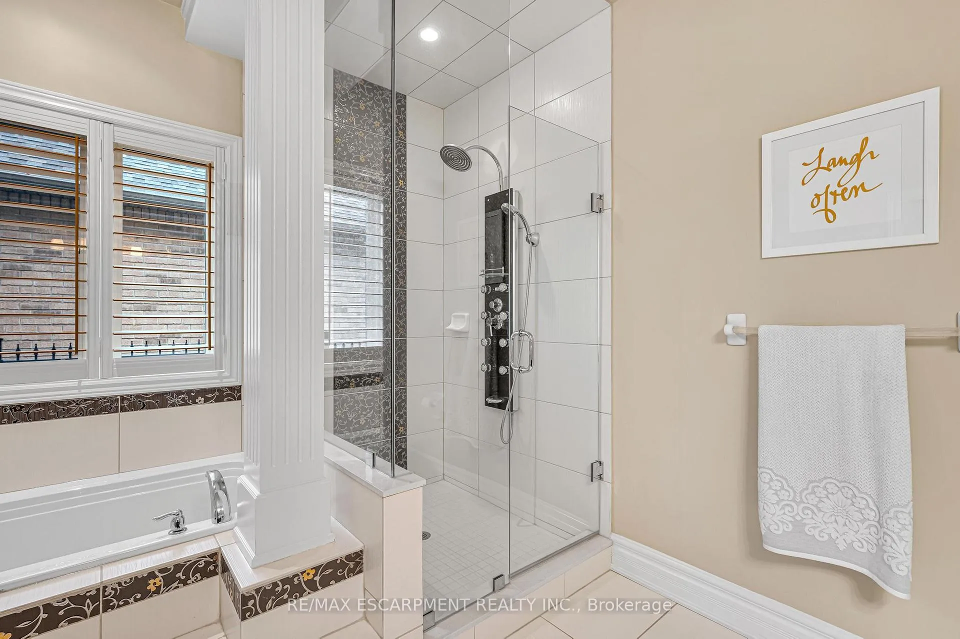 Photo 29 of 15 Silver Maple Drive, Hamilton, Ancaster — HOMEH