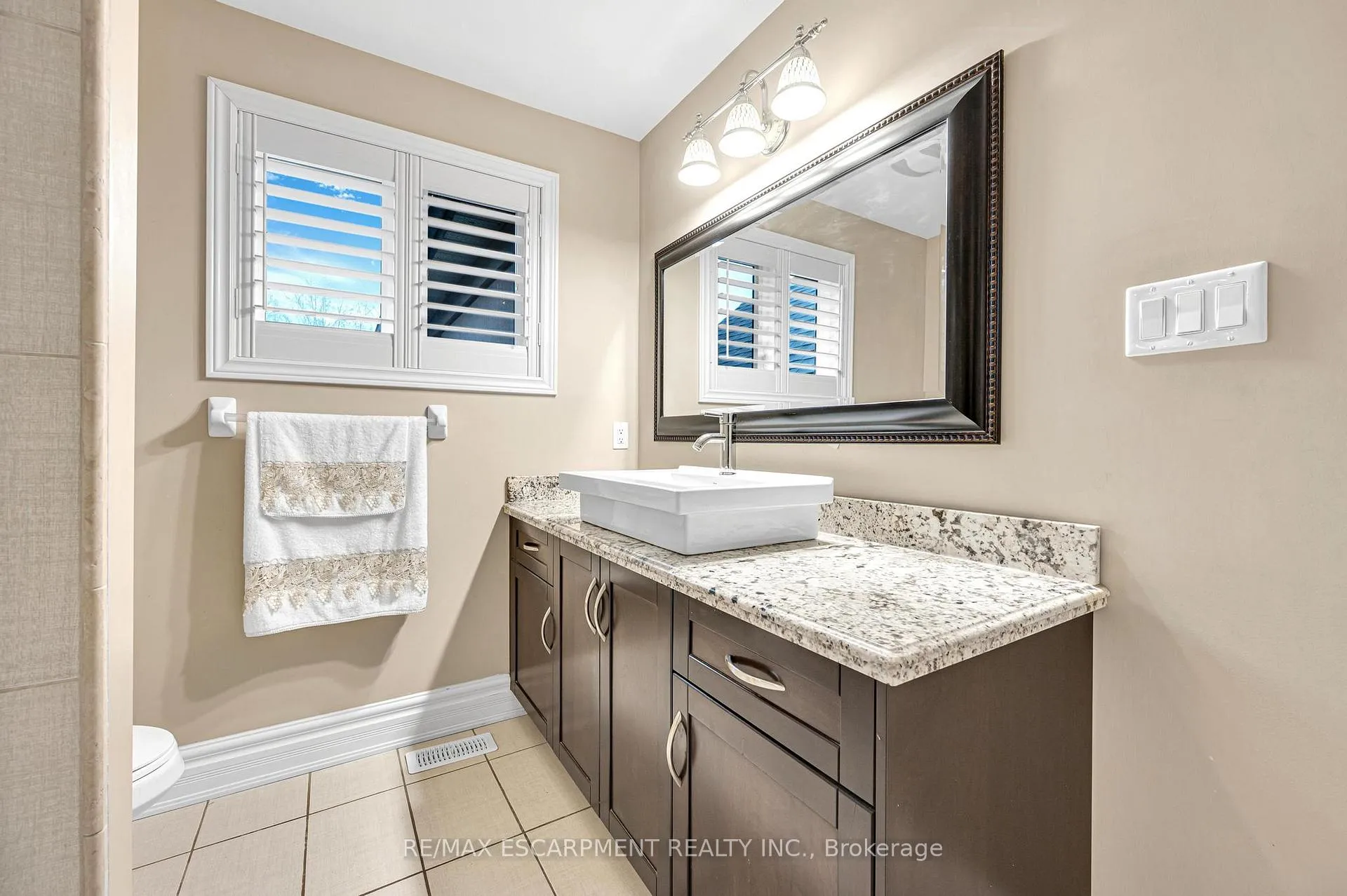 Photo 35 of 15 Silver Maple Drive, Hamilton, Ancaster — HOMEH
