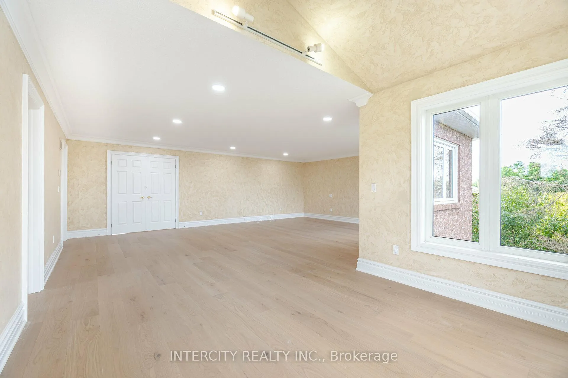 Photo 22 of 38 Corner Ridge Road, Aurora, Aurora Highlands — HOMEH