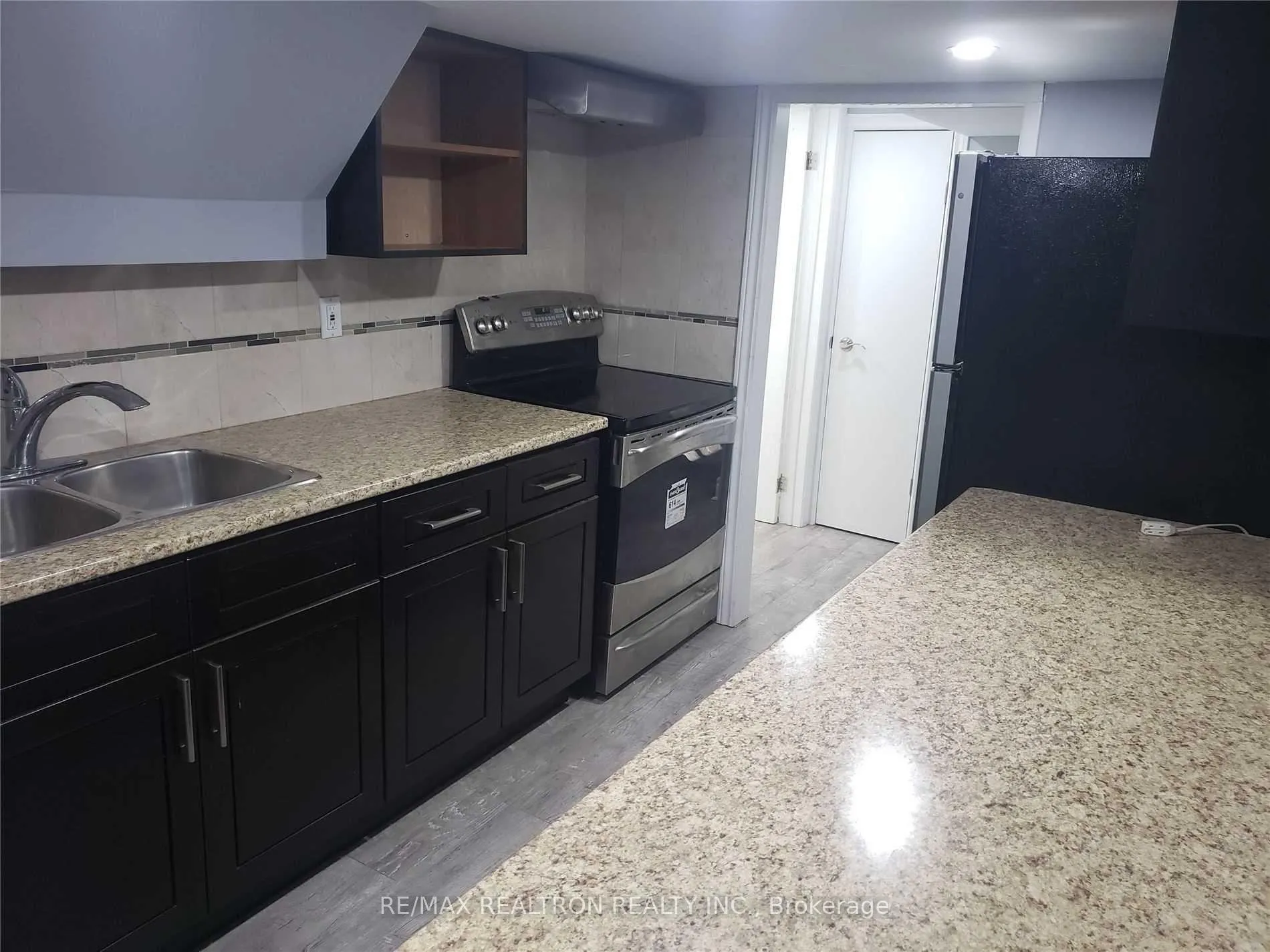 Photo 11 of Unit Lower, 855 Miriam Road, Pickering, Bay Ridges — HOMEH