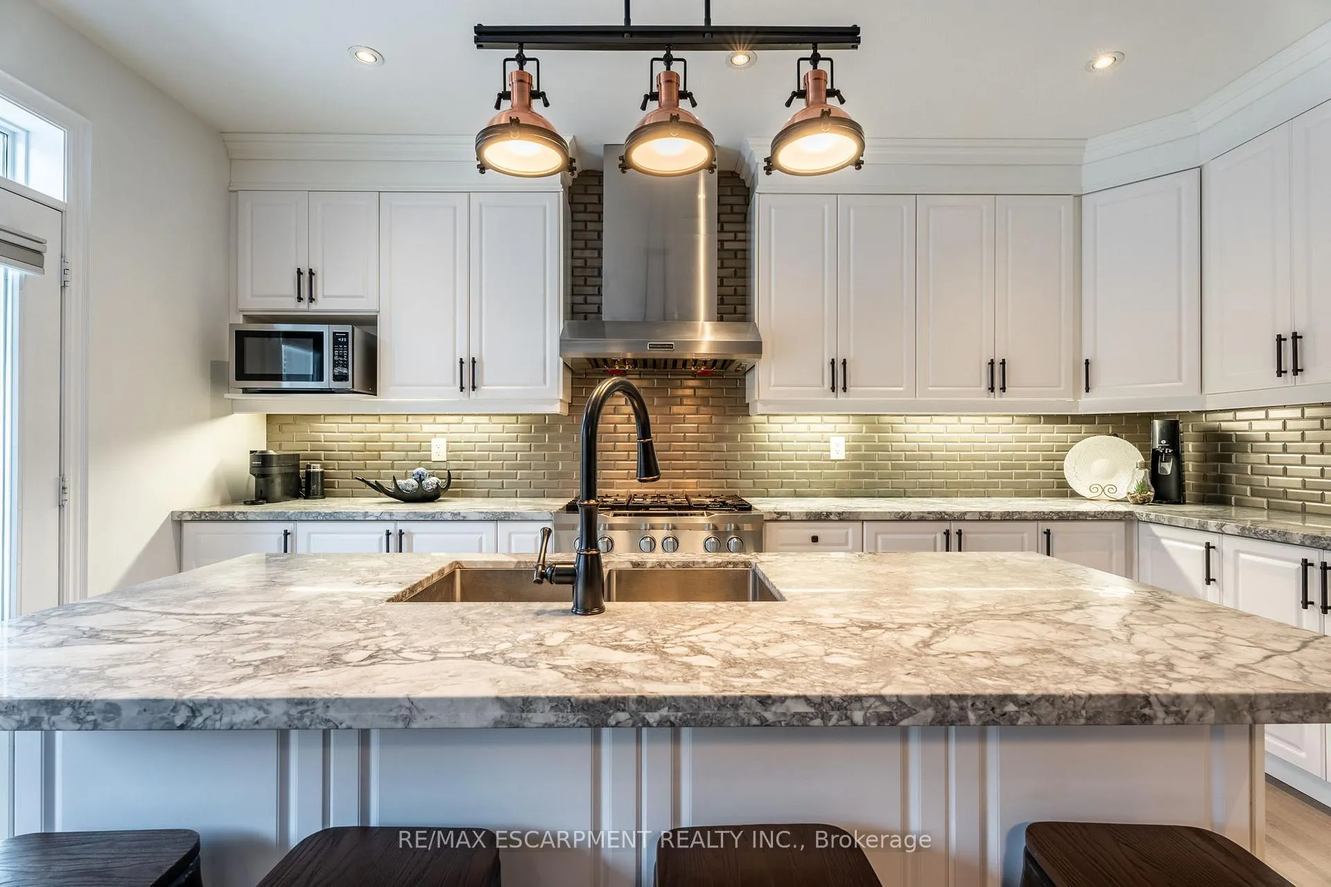 Photo 9 of 266 Humphrey Street, Hamilton, Waterdown — HOMEH