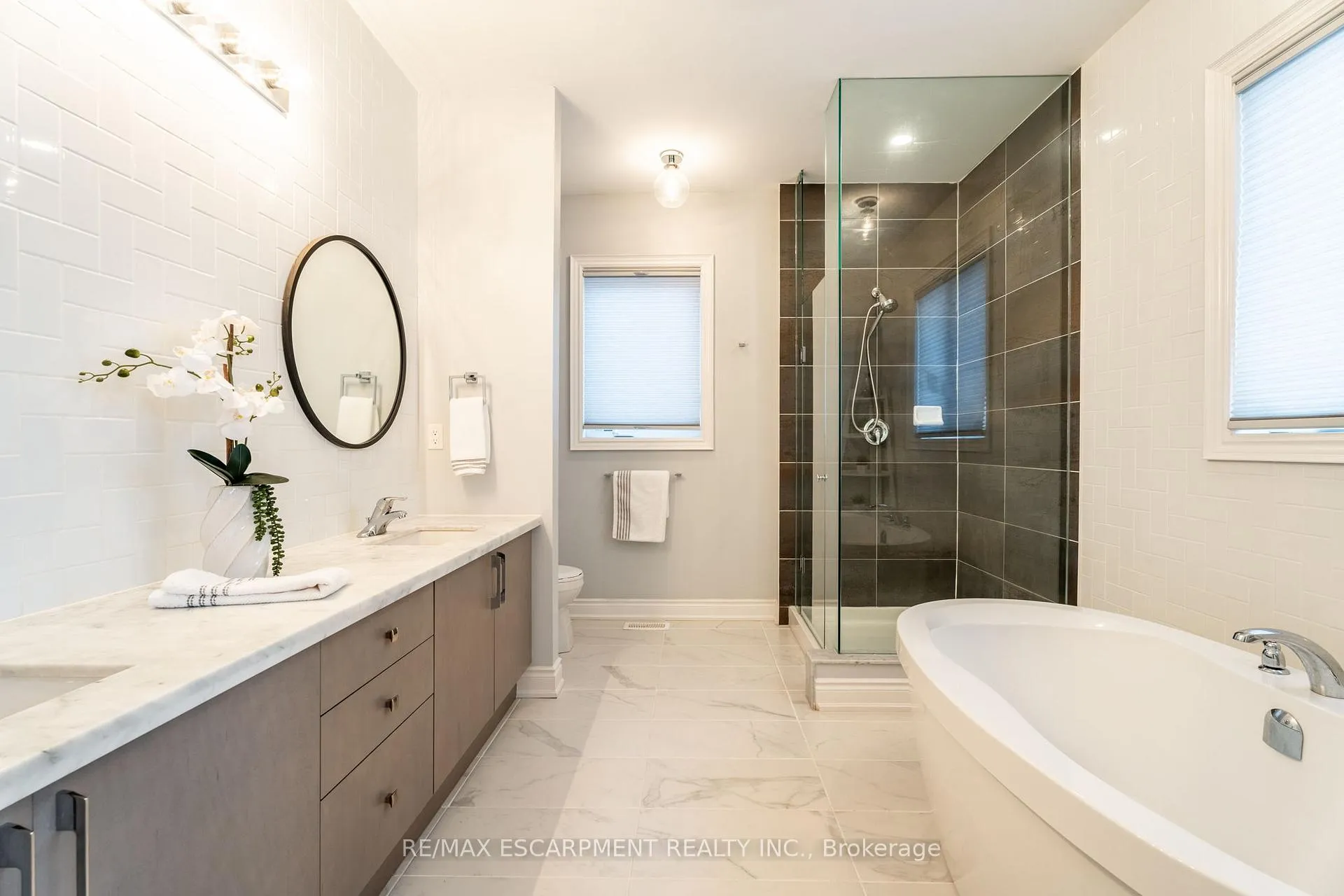 Photo 25 of 266 Humphrey Street, Hamilton, Waterdown — HOMEH