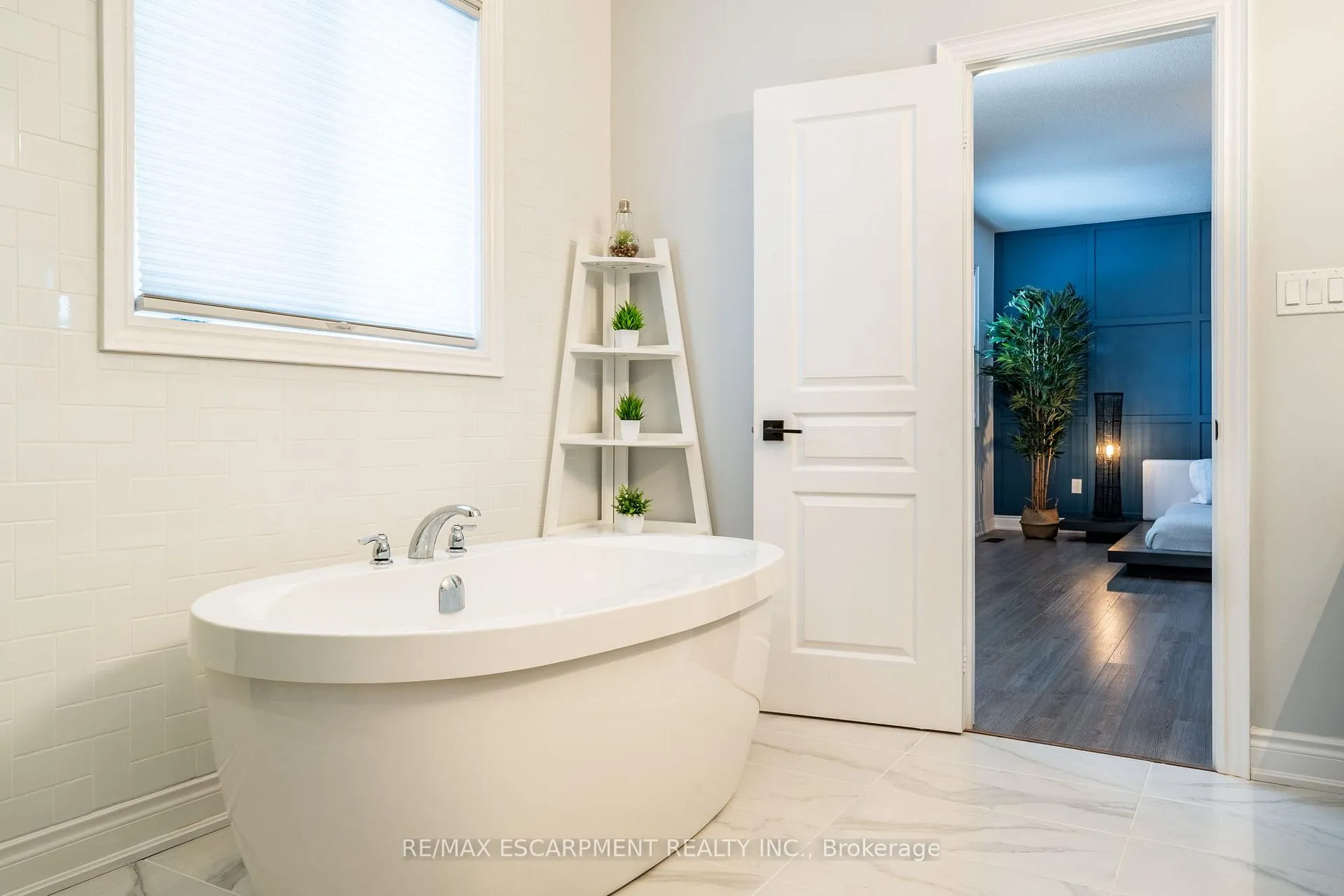 Photo 27 of 266 Humphrey Street, Hamilton, Waterdown — HOMEH