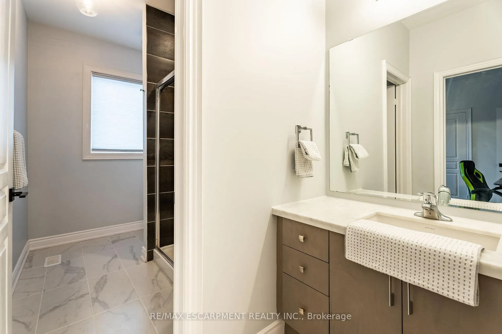 Photo 30 of 266 Humphrey Street, Hamilton, Waterdown — HOMEH