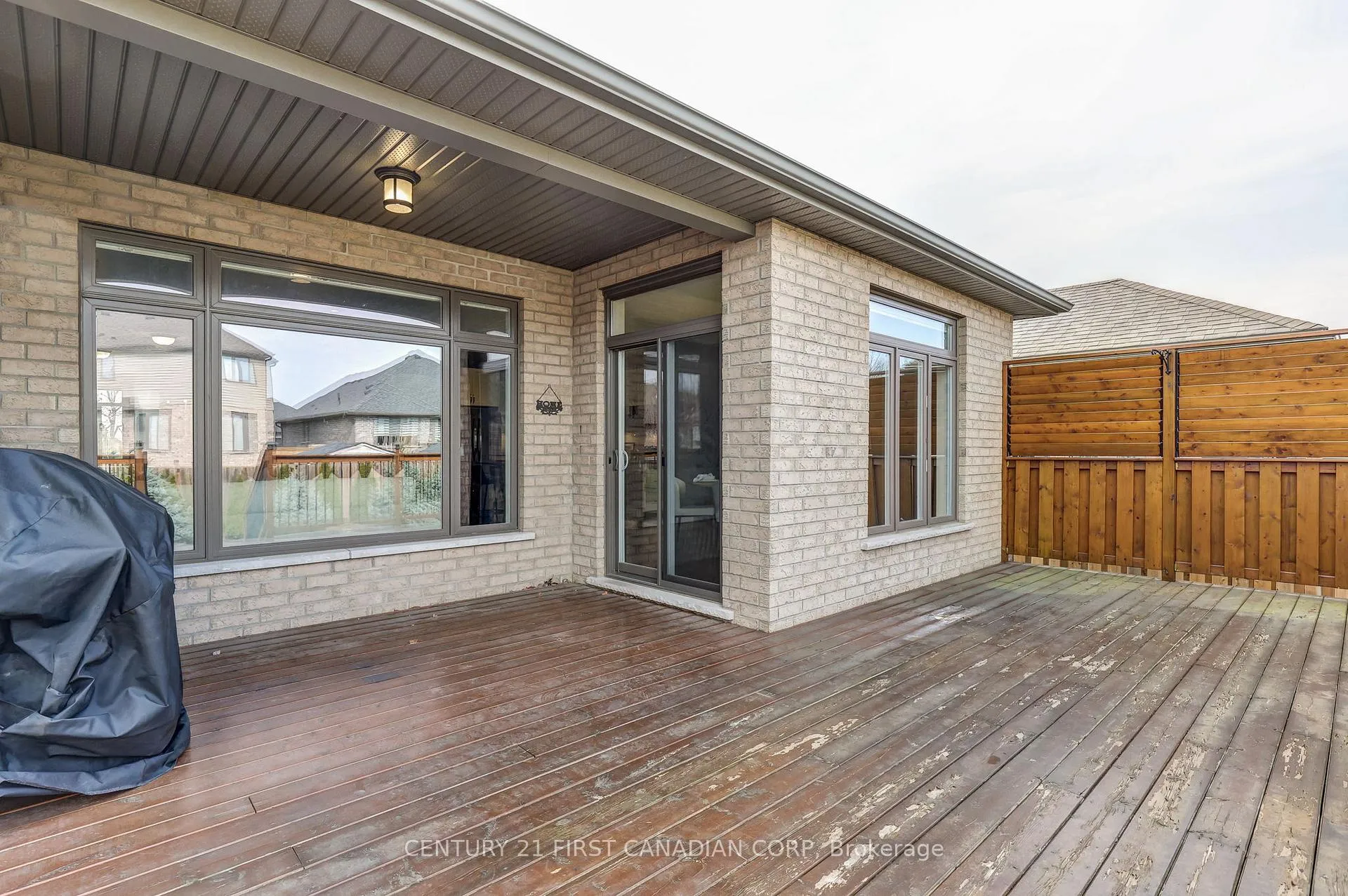 Photo 7 of 696 Bennett Crescent, Strathroy-Caradoc, Mount Brydges — HOMEH