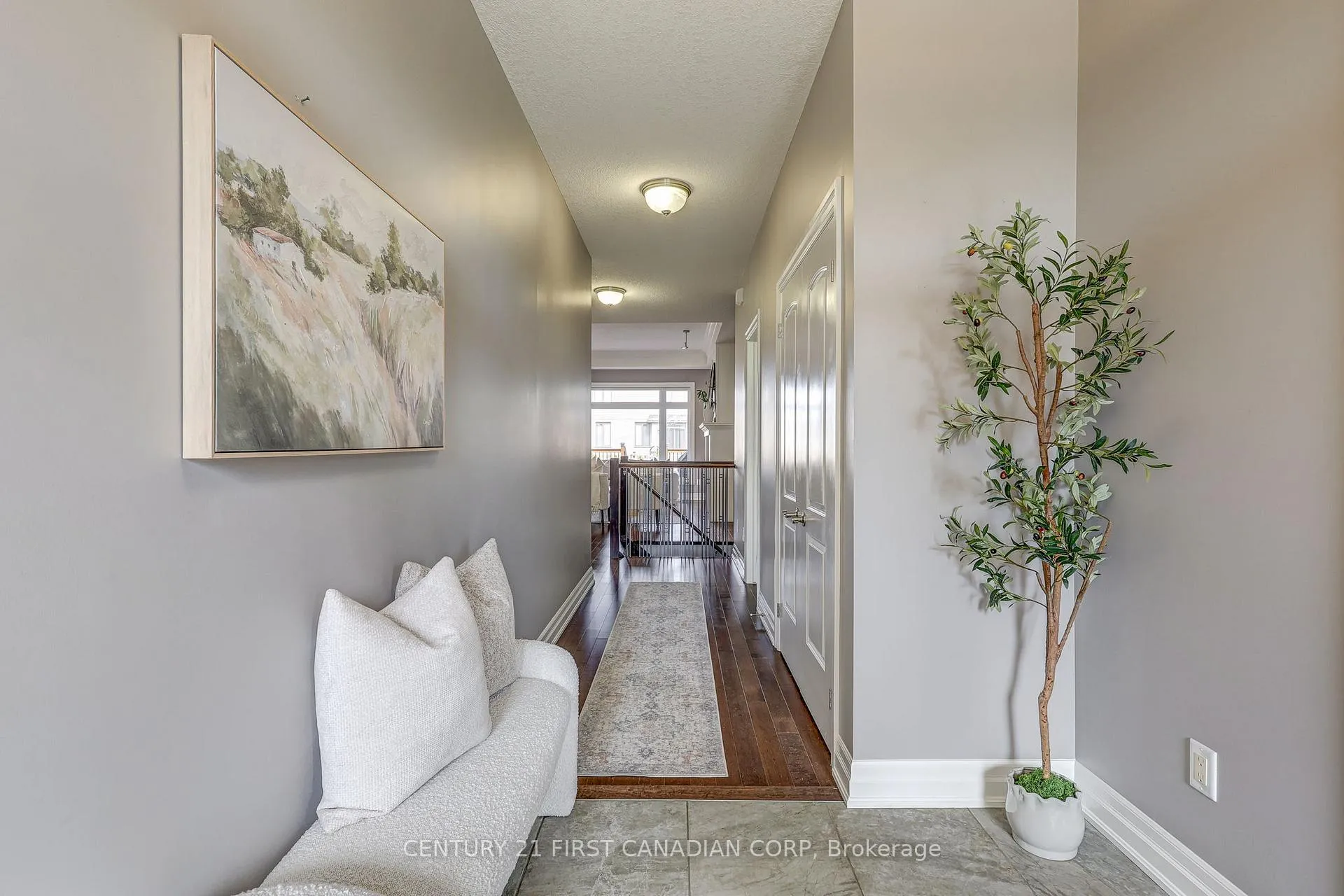 Photo 12 of 696 Bennett Crescent, Strathroy-Caradoc, Mount Brydges — HOMEH