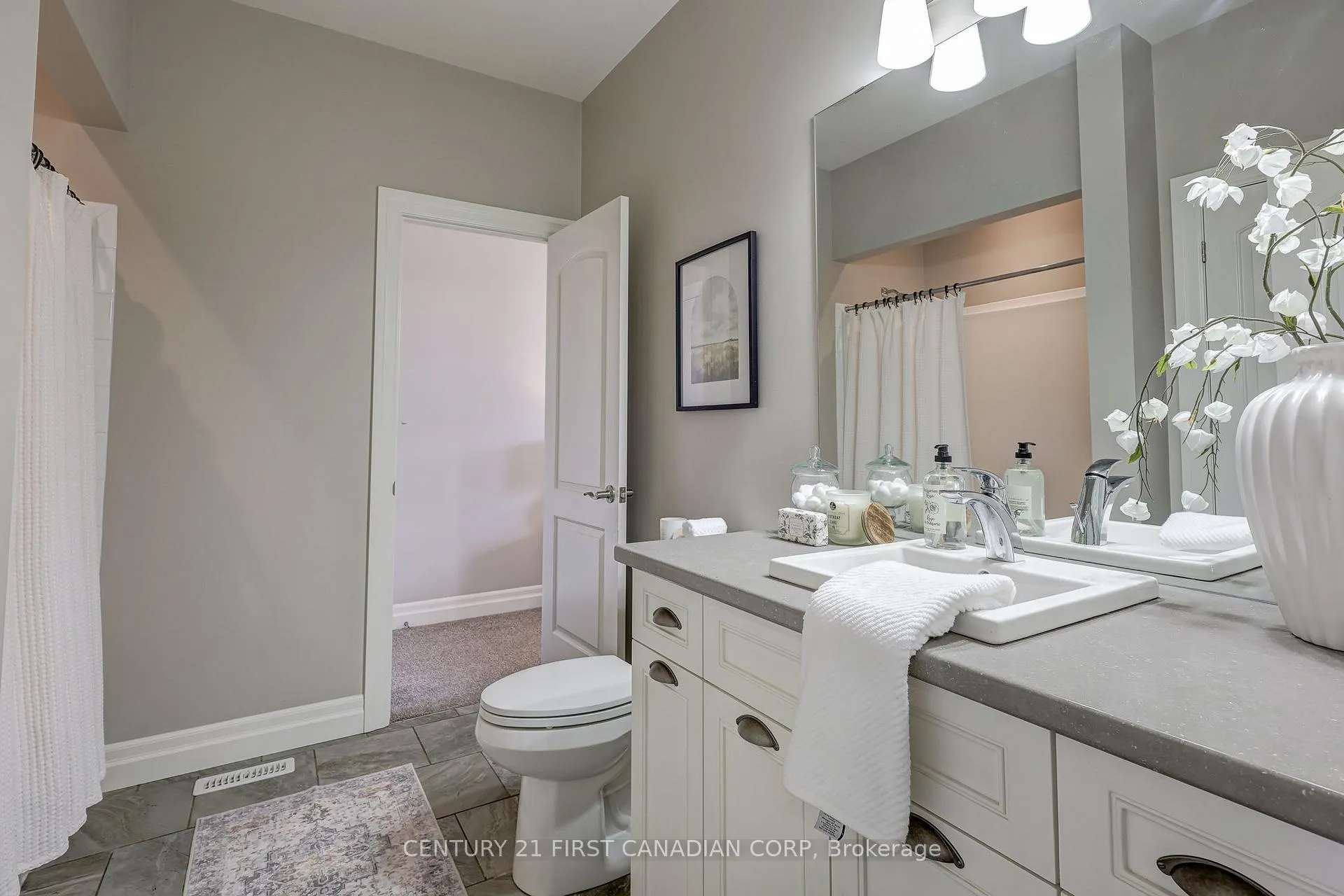 Photo 18 of 696 Bennett Crescent, Strathroy-Caradoc, Mount Brydges — HOMEH