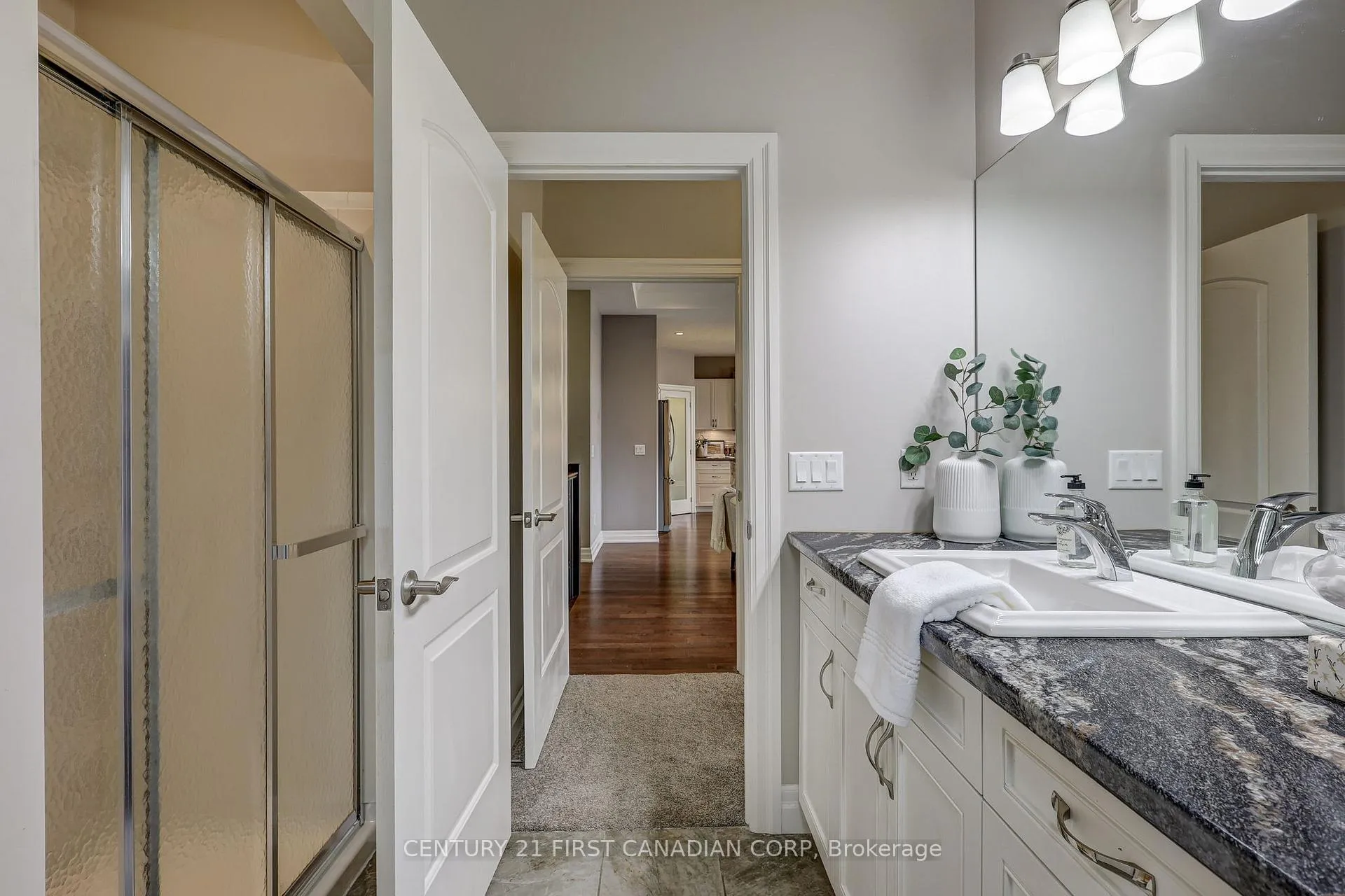 Photo 23 of 696 Bennett Crescent, Strathroy-Caradoc, Mount Brydges — HOMEH
