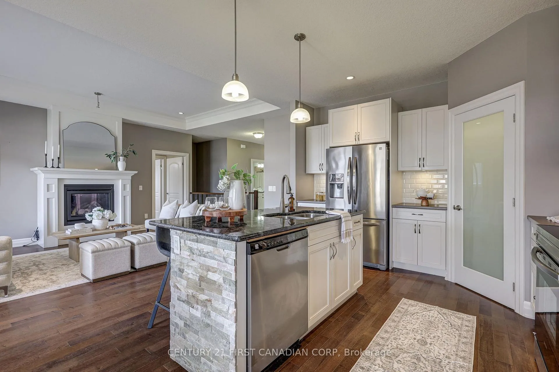 Photo 35 of 696 Bennett Crescent, Strathroy-Caradoc, Mount Brydges — HOMEH