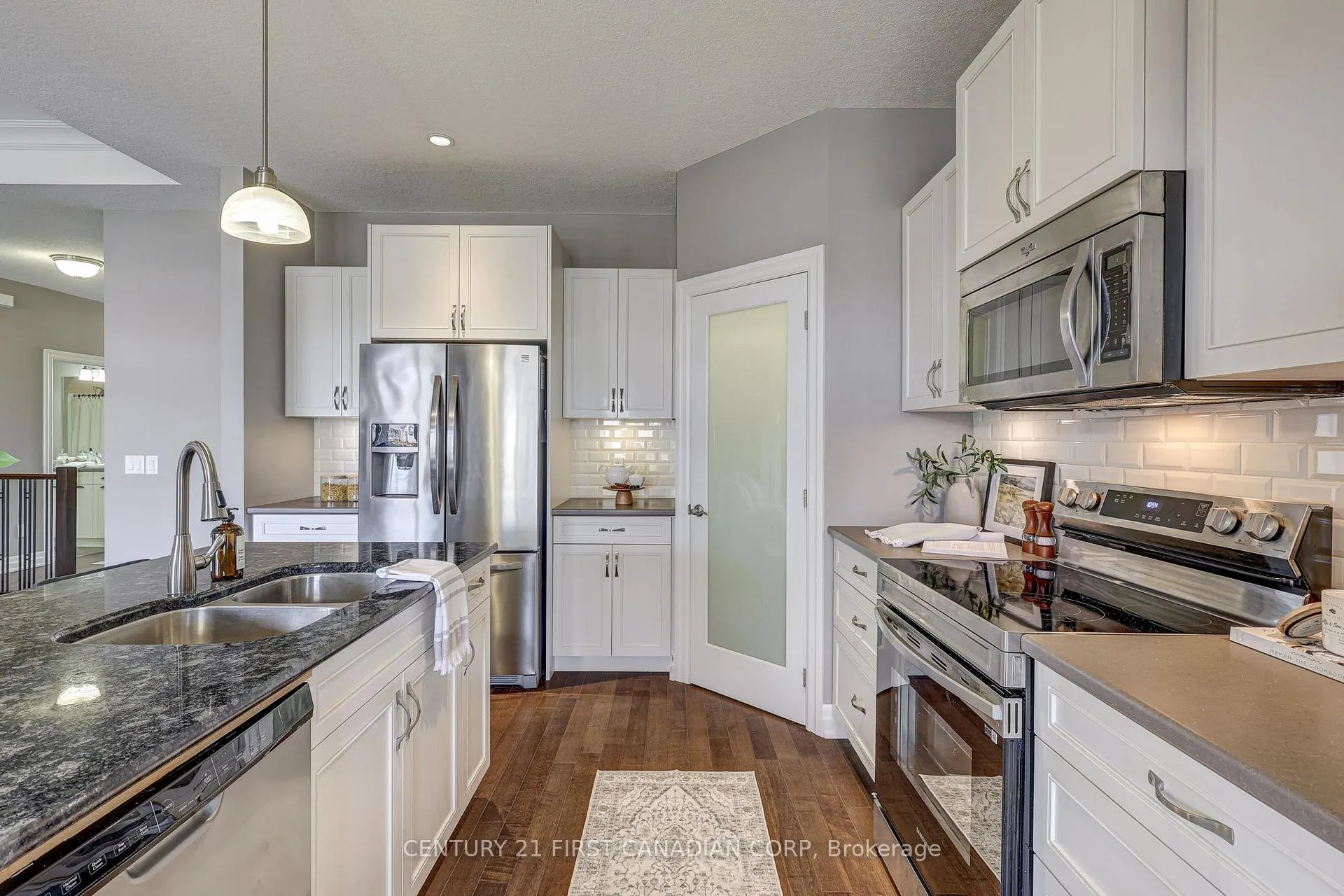 Photo 36 of 696 Bennett Crescent, Strathroy-Caradoc, Mount Brydges — HOMEH