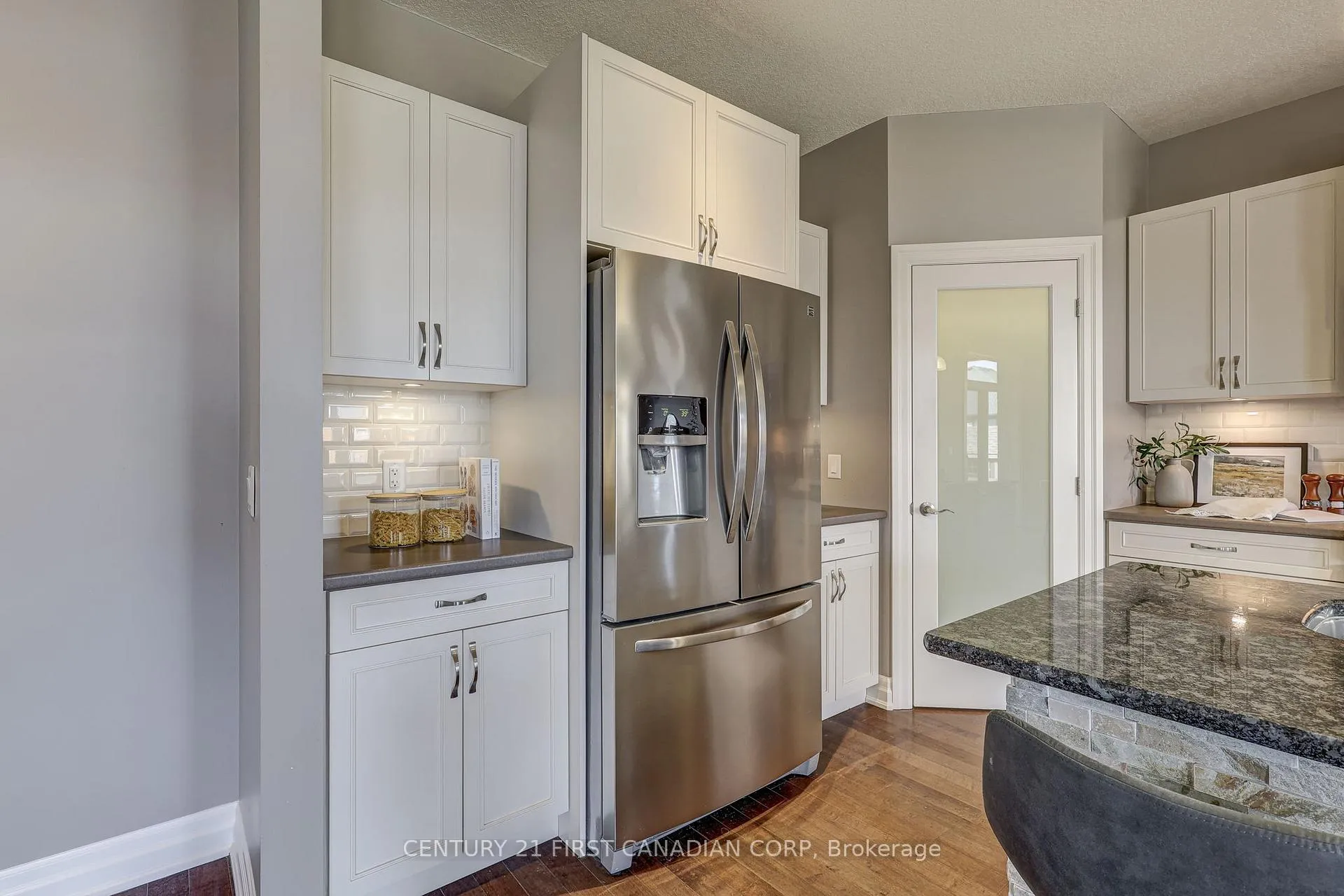 Photo 39 of 696 Bennett Crescent, Strathroy-Caradoc, Mount Brydges — HOMEH