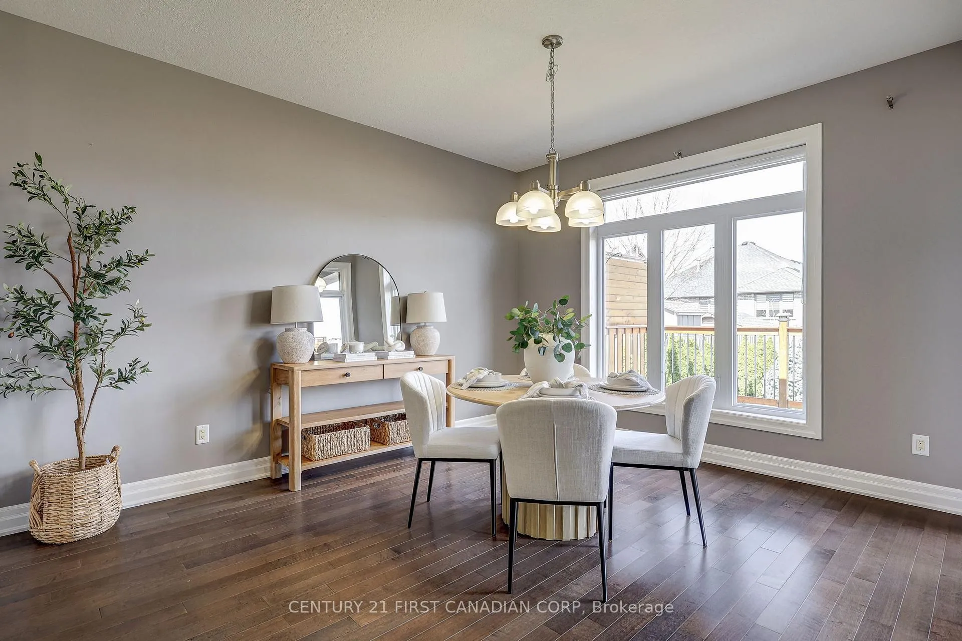 Photo 42 of 696 Bennett Crescent, Strathroy-Caradoc, Mount Brydges — HOMEH