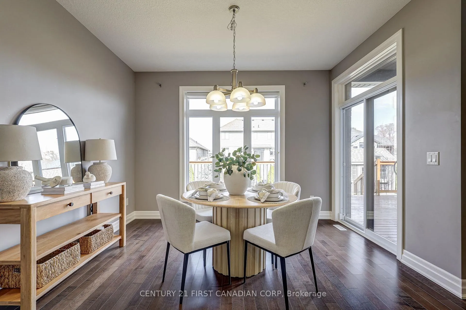 Photo 43 of 696 Bennett Crescent, Strathroy-Caradoc, Mount Brydges — HOMEH
