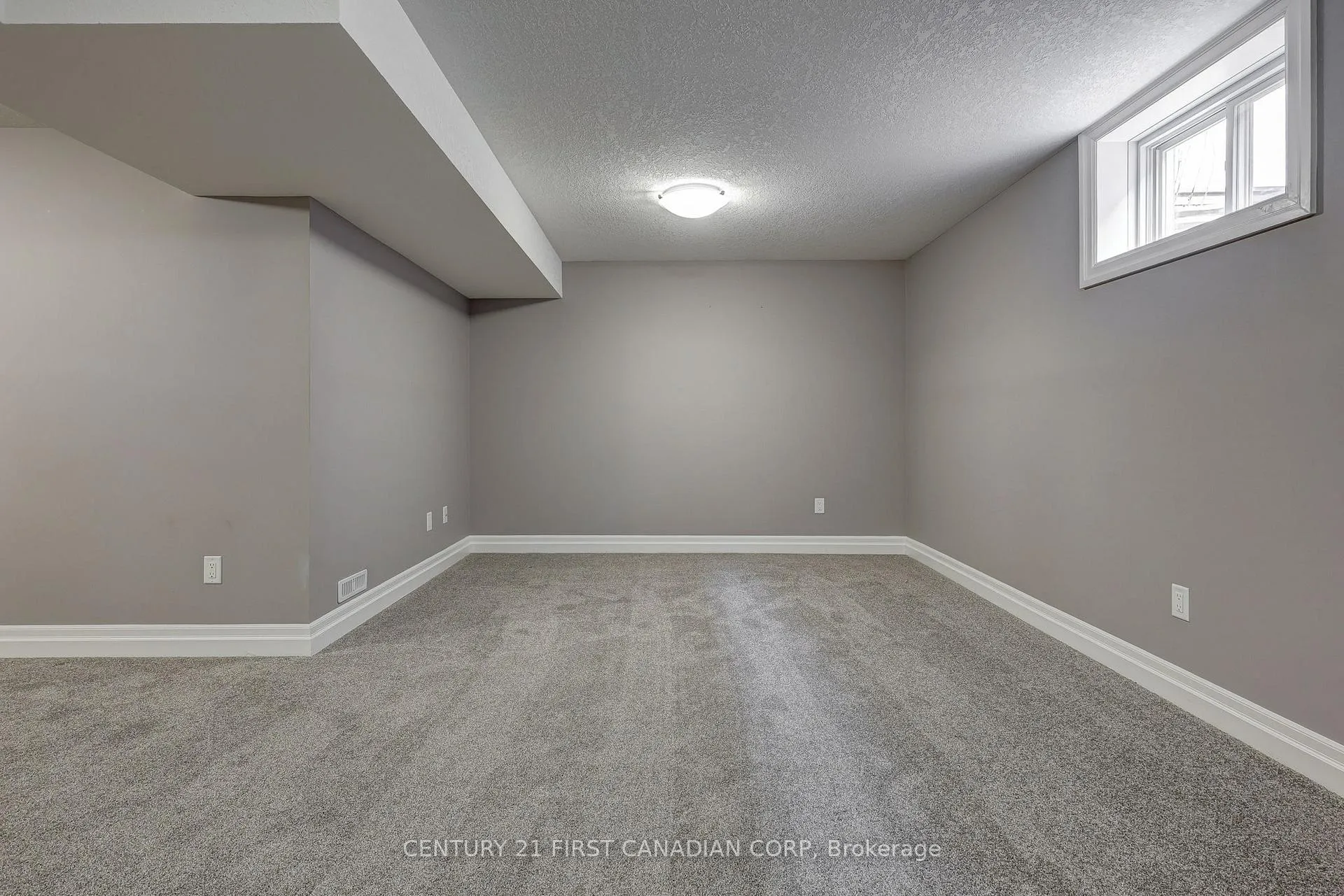 Photo 45 of 696 Bennett Crescent, Strathroy-Caradoc, Mount Brydges — HOMEH
