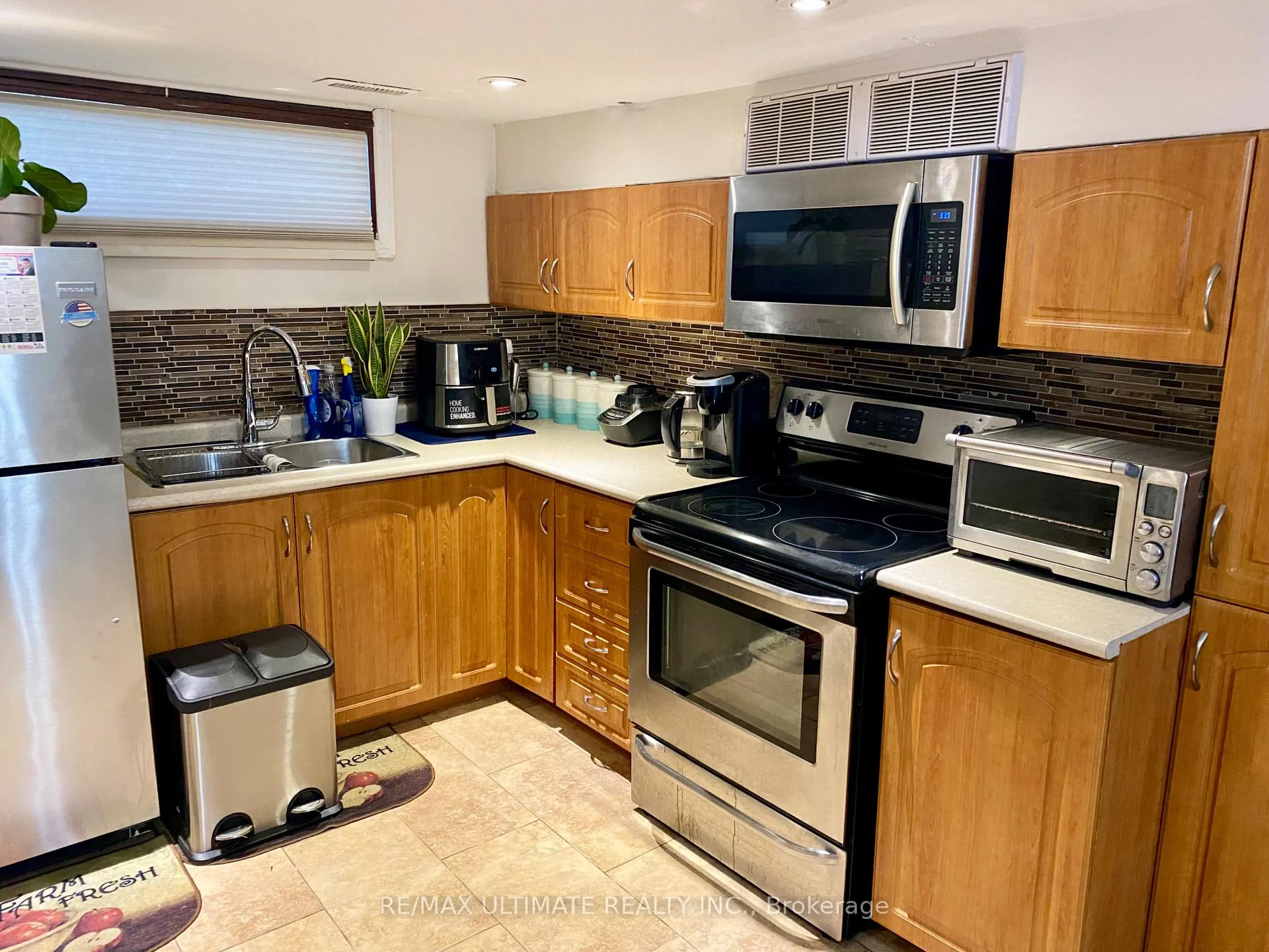 Photo 4 of 116 Tulloch Drive, Ajax, South East — HOMEH