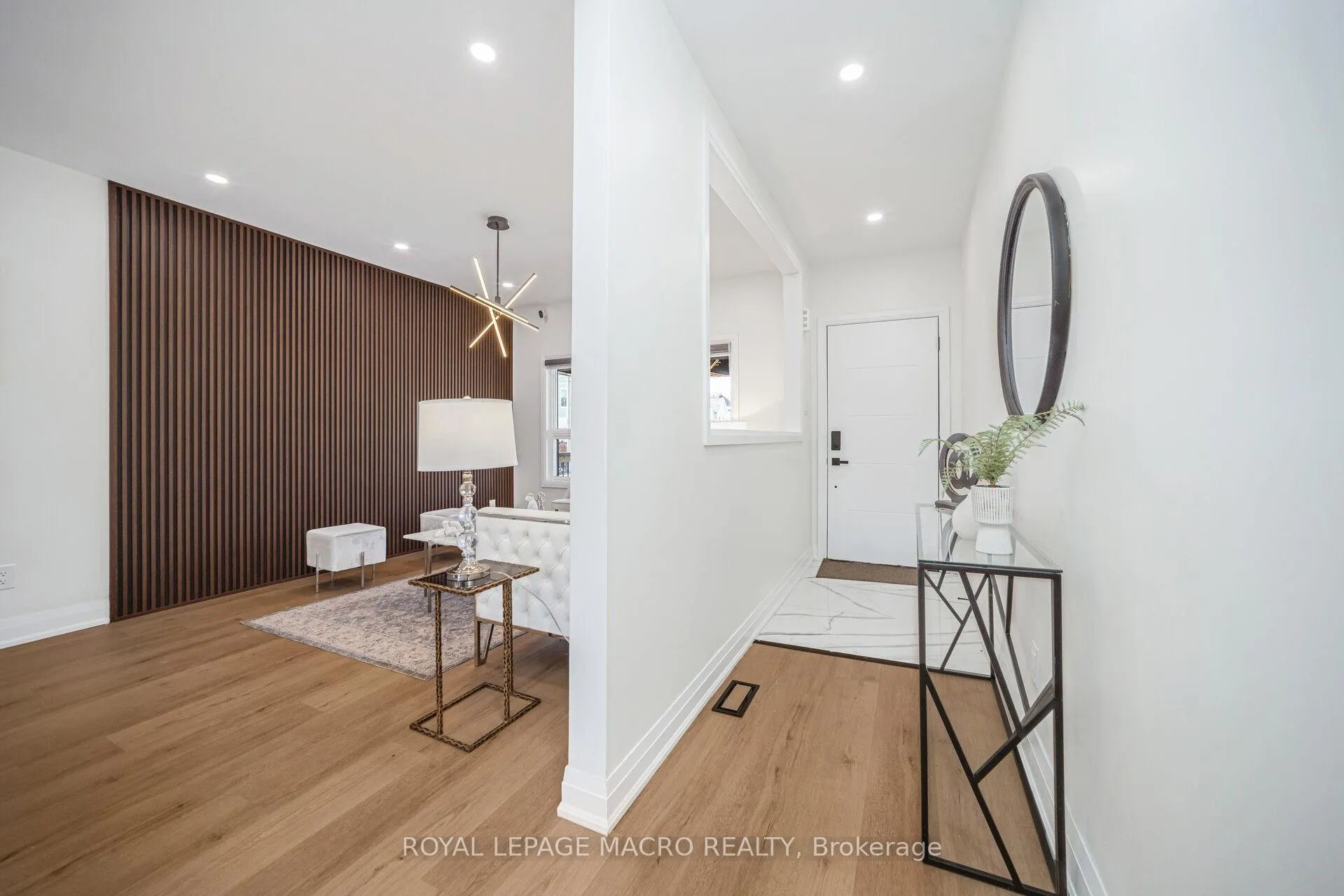 Photo 6 of 38 Glendale Avenue N, Hamilton, Crown Point — HOMEH