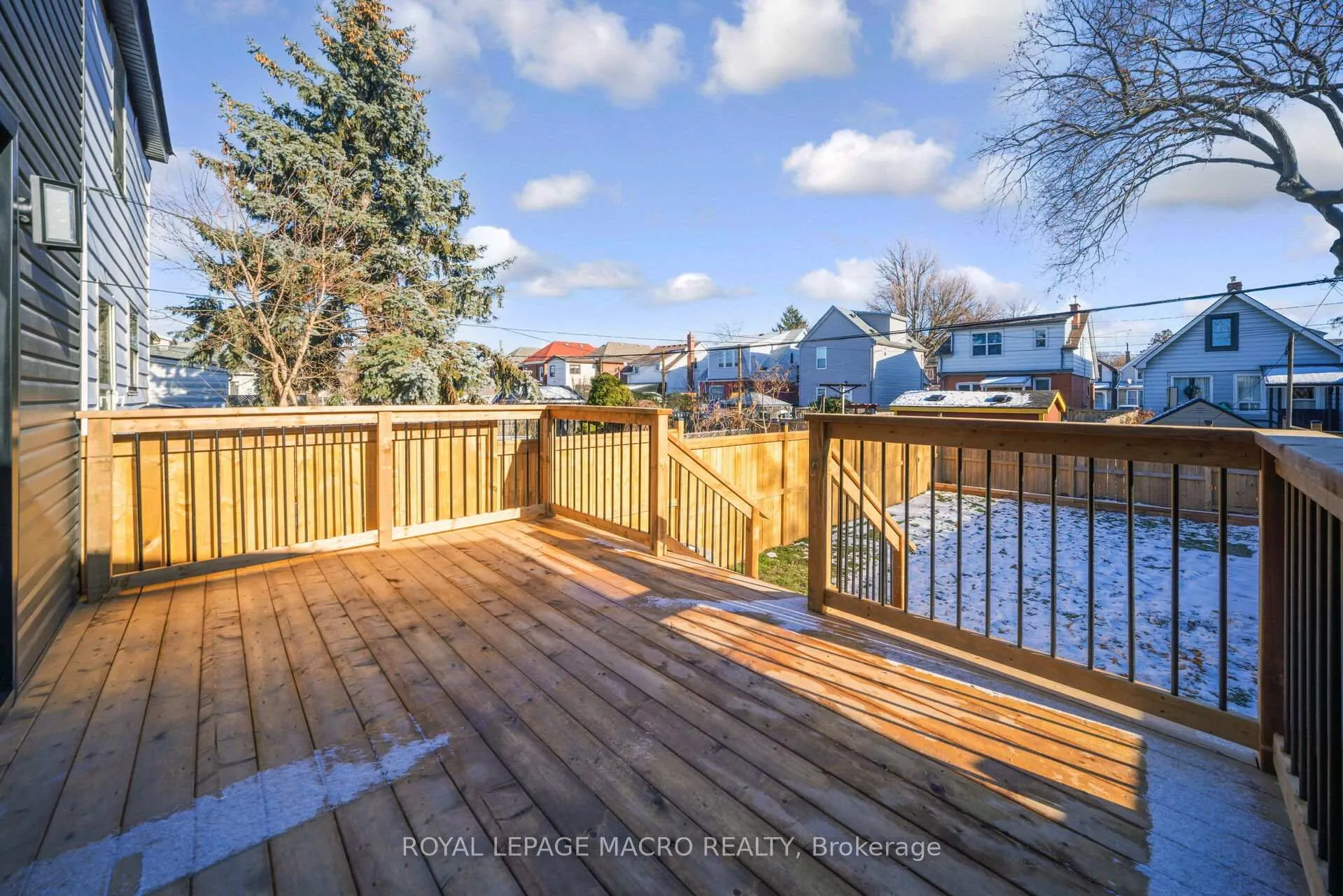 Photo 21 of 38 Glendale Avenue N, Hamilton, Crown Point — HOMEH
