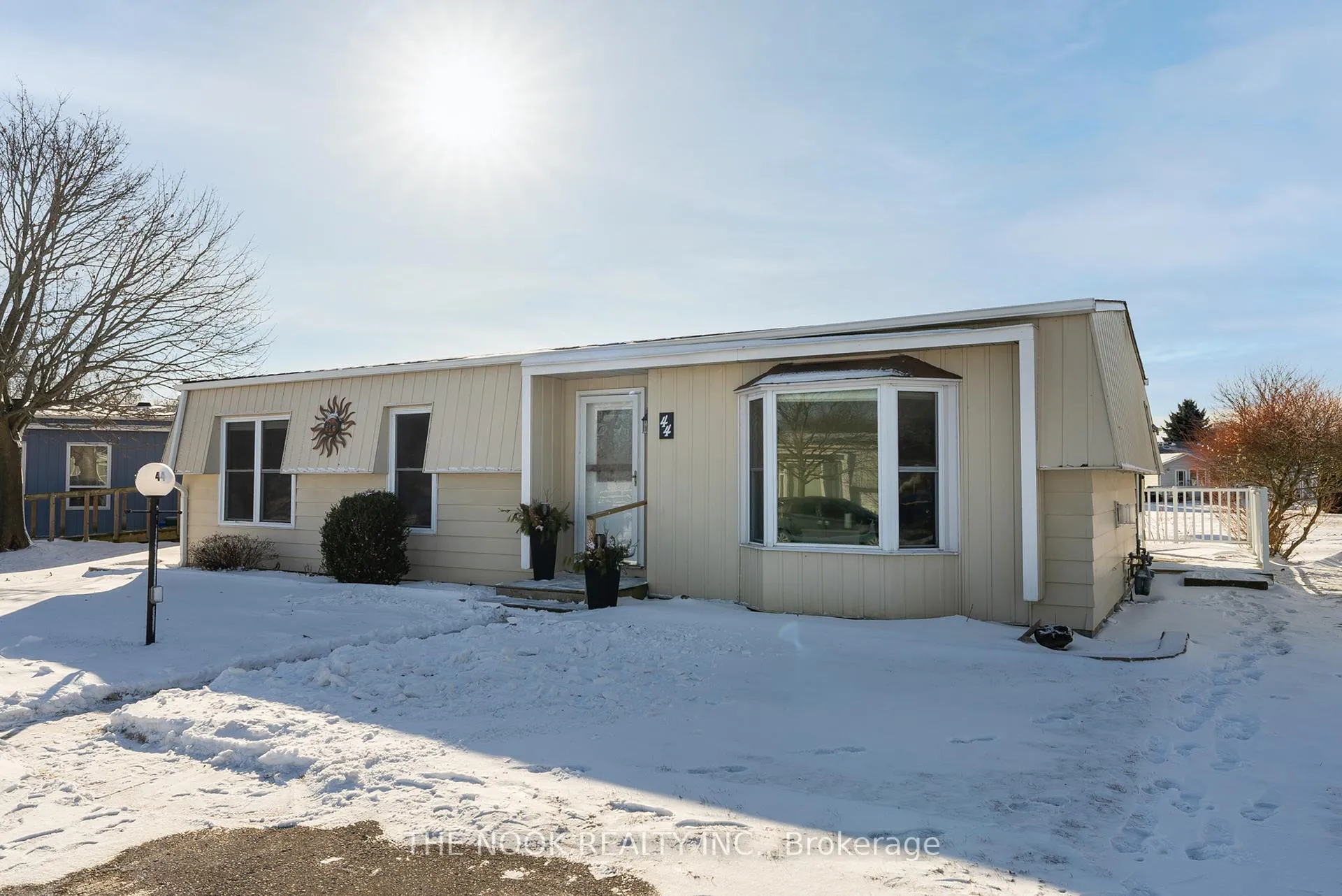 Photo 1 of 44 Fairway Drive, Clarington, Newcastle — HOMEH