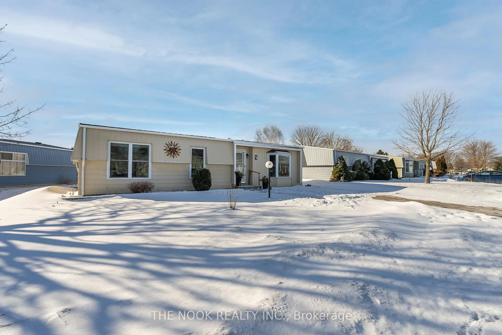Photo 2 of 44 Fairway Drive, Clarington, Newcastle — HOMEH