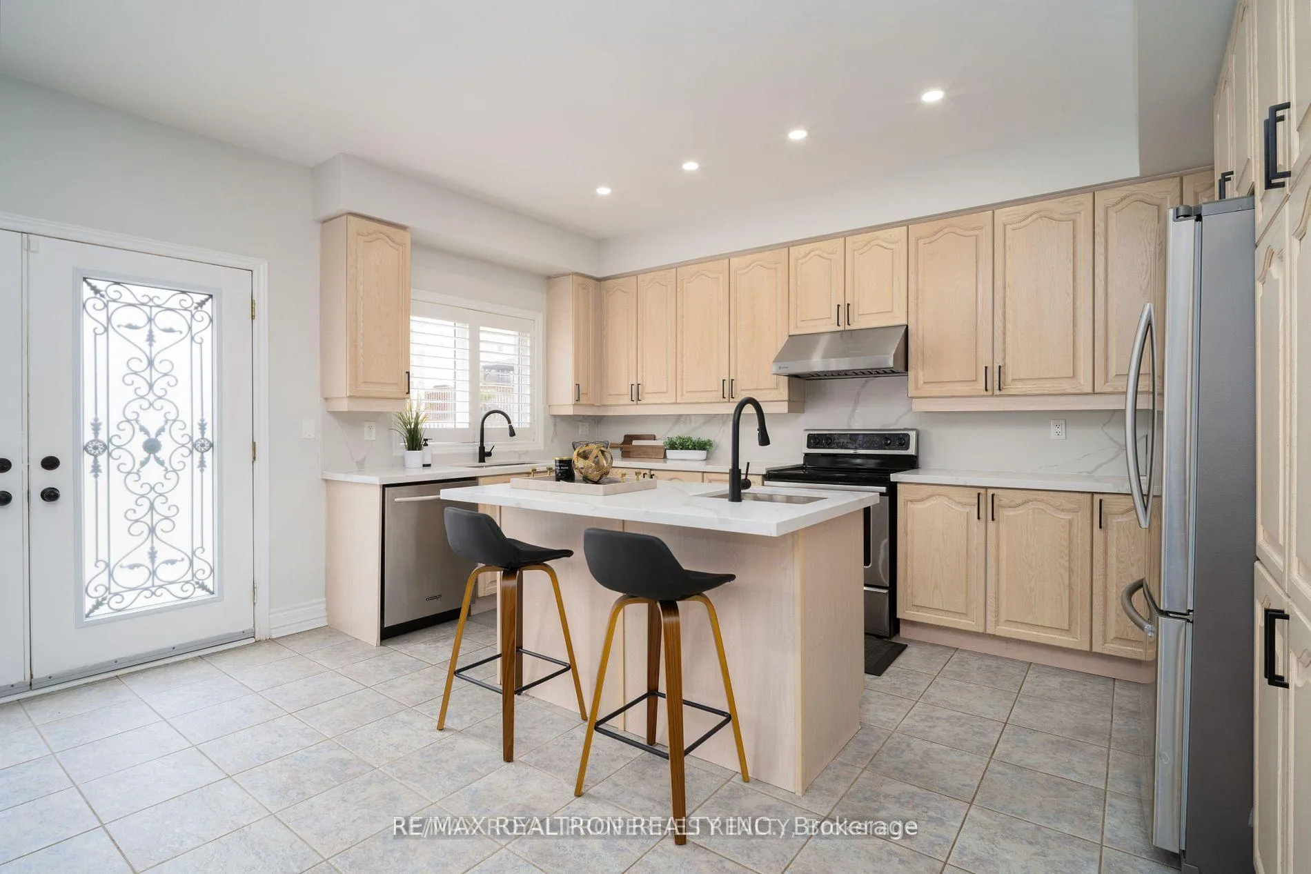 Photo 6 of 22 Carberry Crescent, Ajax, Northeast Ajax — HOMEH