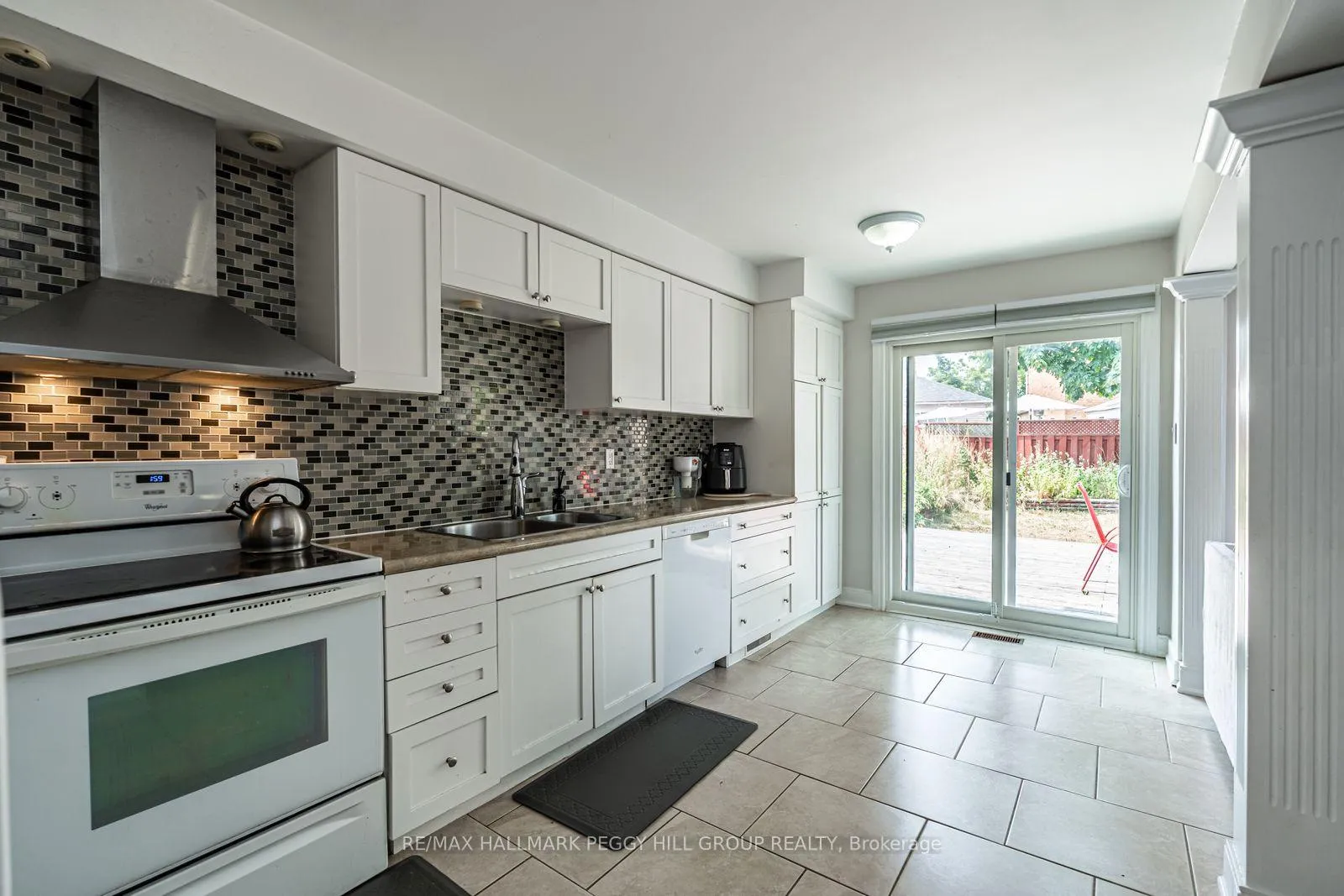 Photo 2 of 45 Weatherup Crescent, Barrie, West Bayfield — HOMEH
