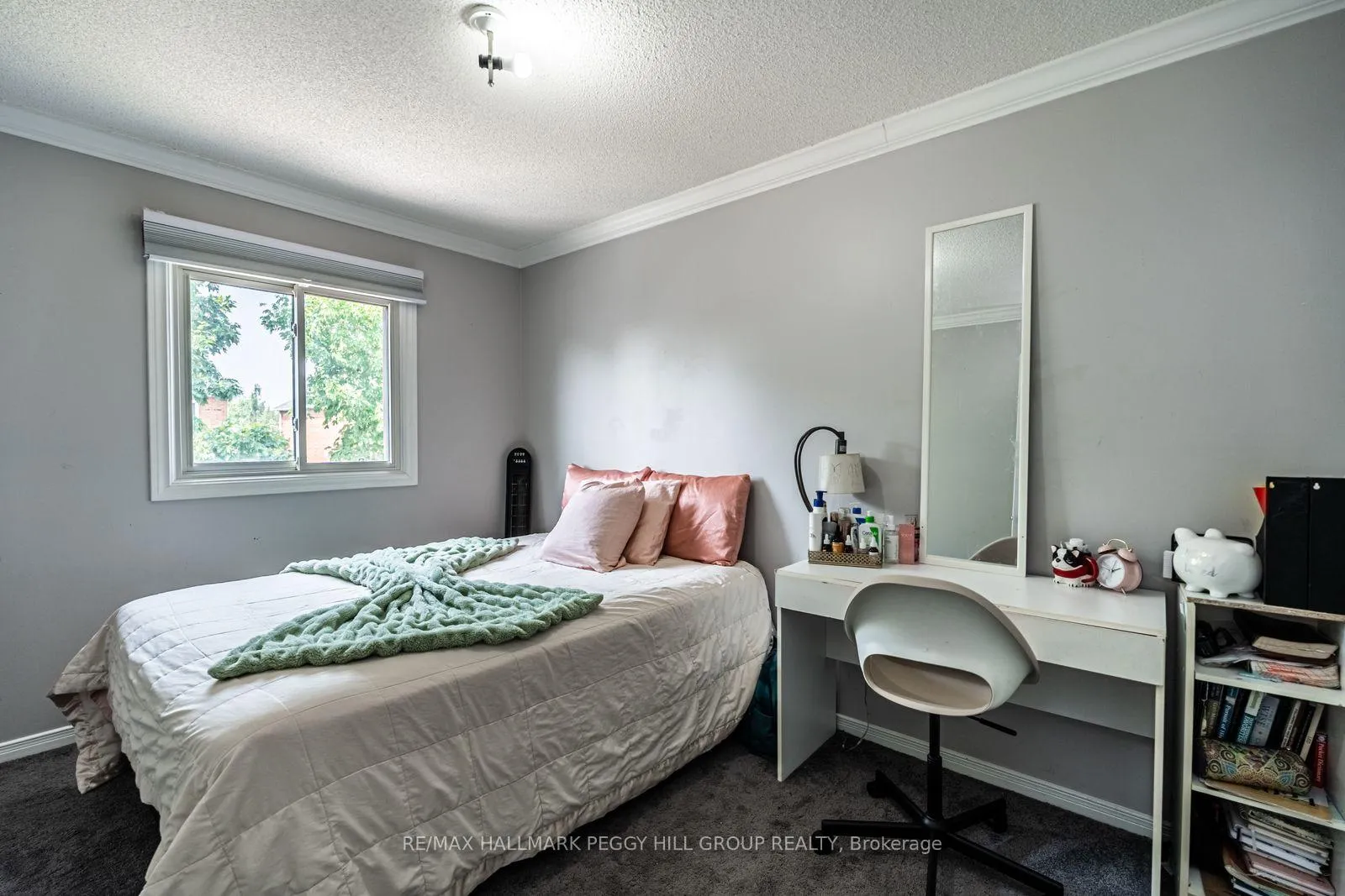 Photo 8 of 45 Weatherup Crescent, Barrie, West Bayfield — HOMEH