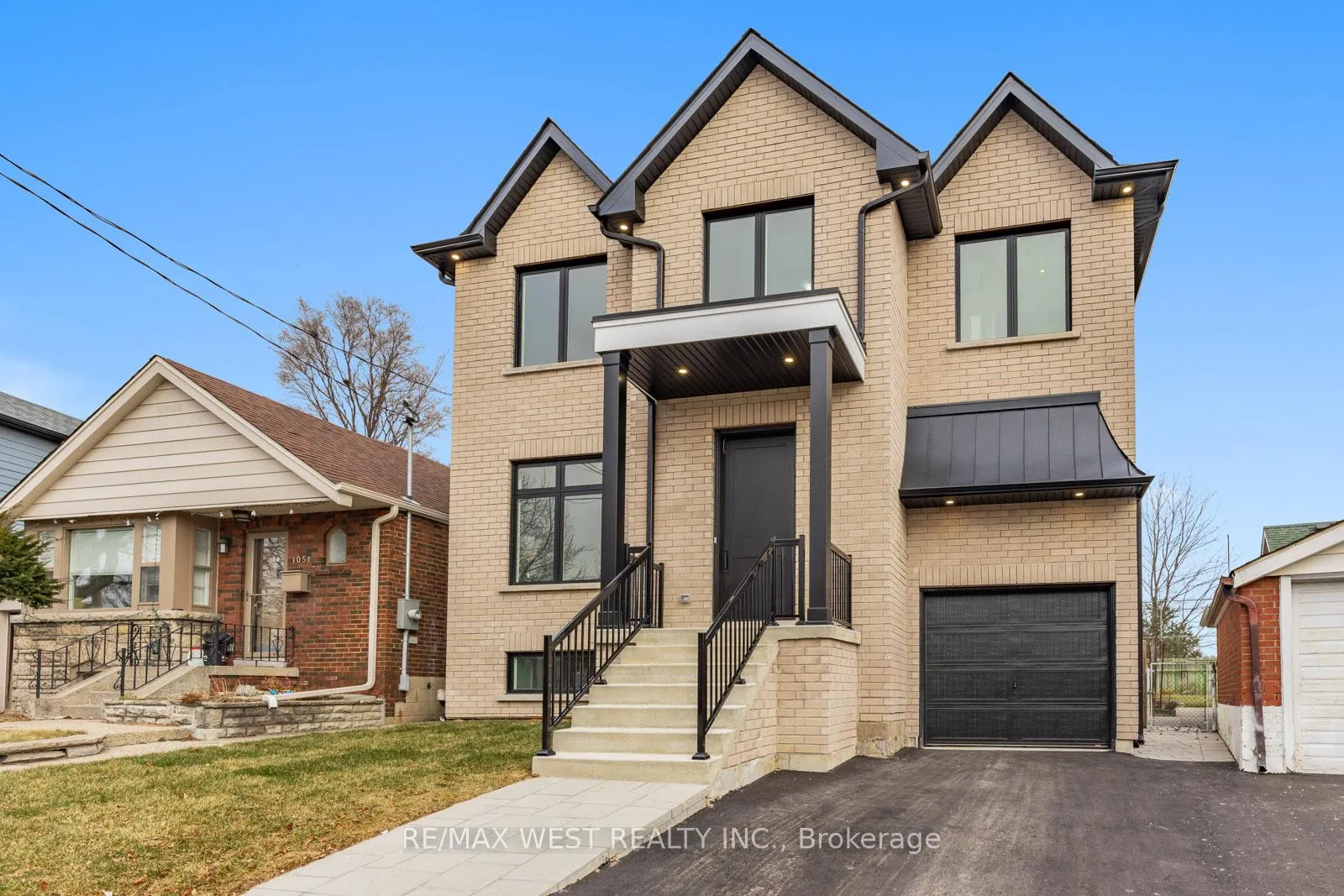 Front of 1049 Greenwood Avenue