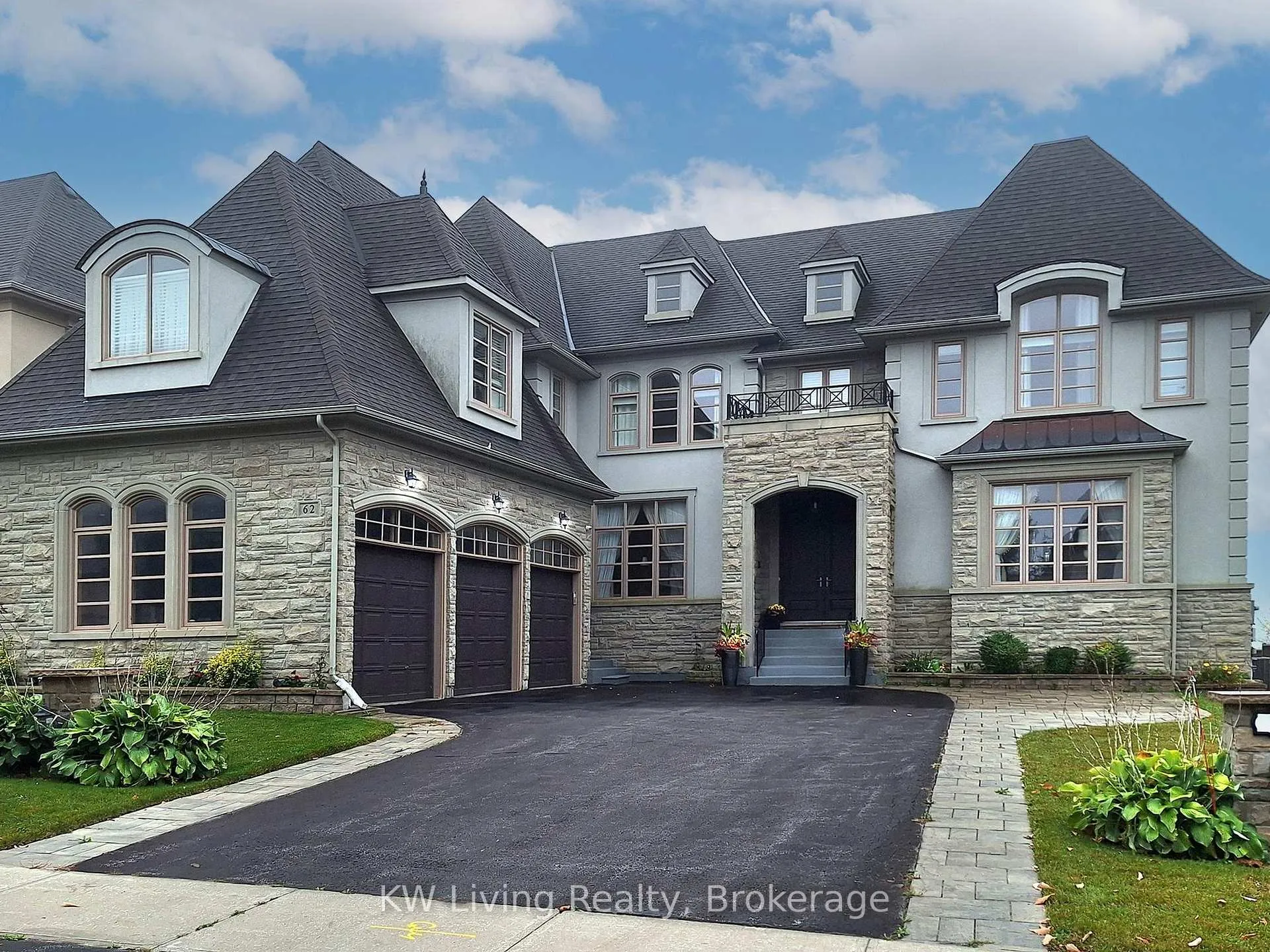 Photo 1 of 62 Carisbrooke Circle, Aurora, Bayview Southeast — HOMEH