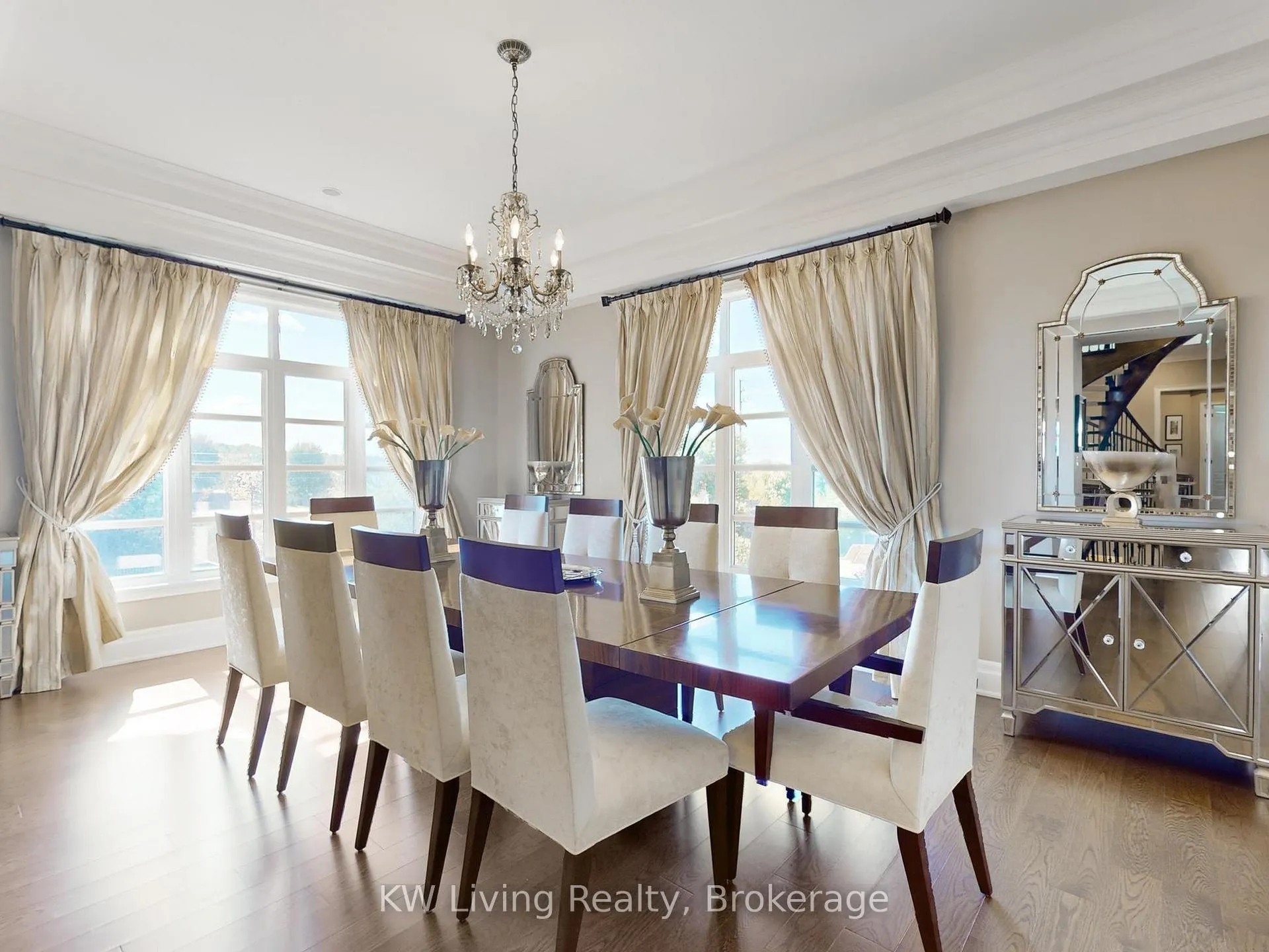 Photo 3 of 62 Carisbrooke Circle, Aurora, Bayview Southeast — HOMEH