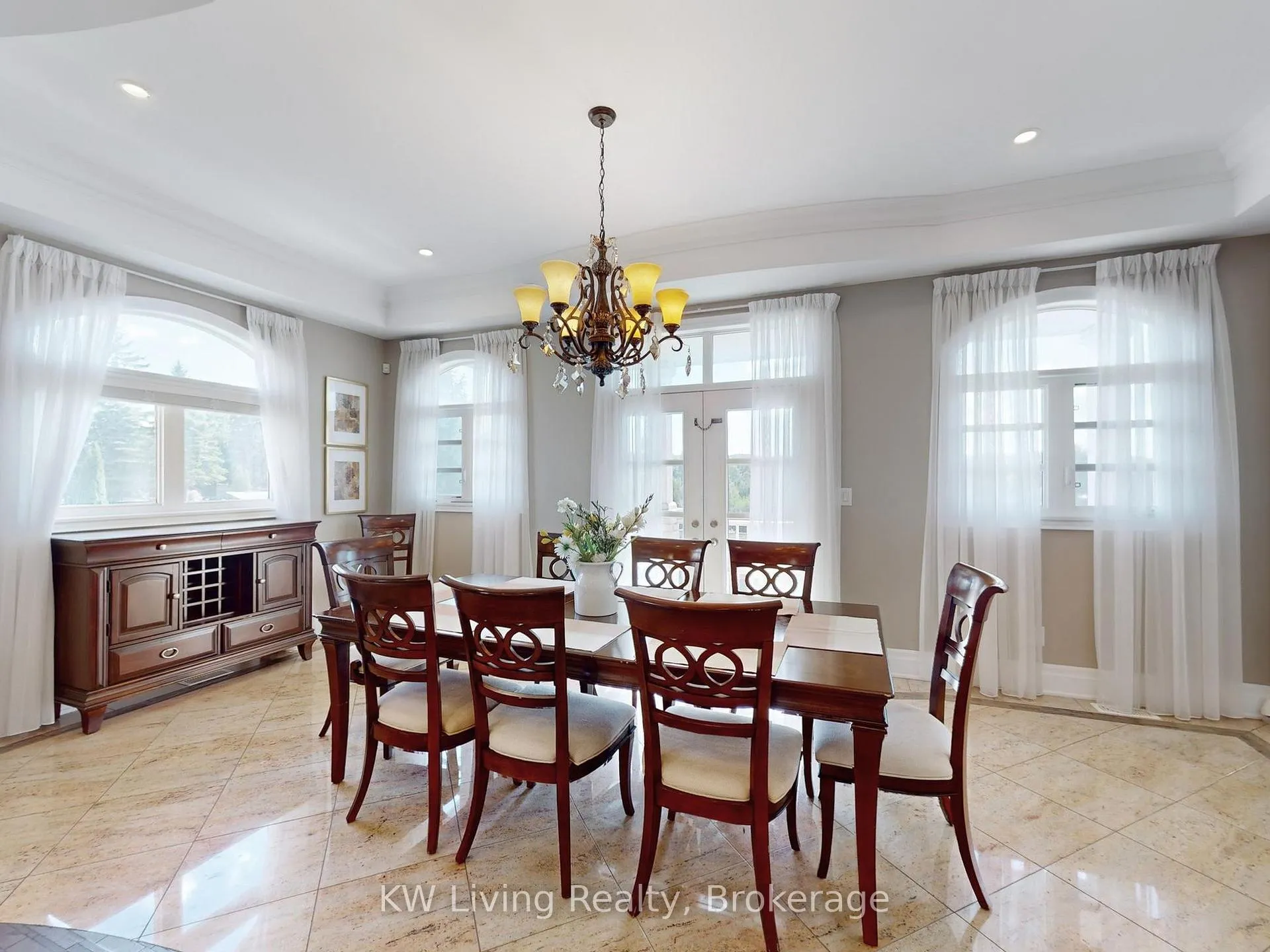 Photo 8 of 62 Carisbrooke Circle, Aurora, Bayview Southeast — HOMEH