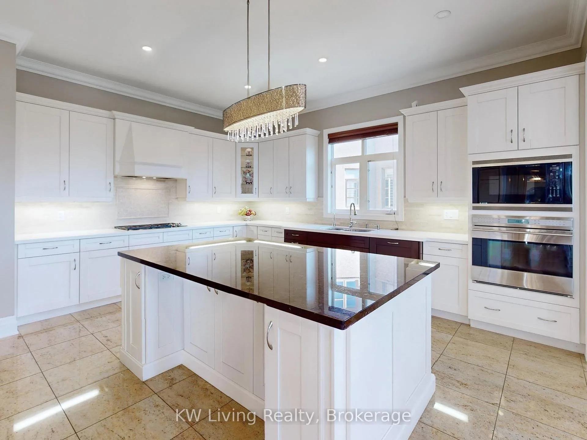 Photo 11 of 62 Carisbrooke Circle, Aurora, Bayview Southeast — HOMEH