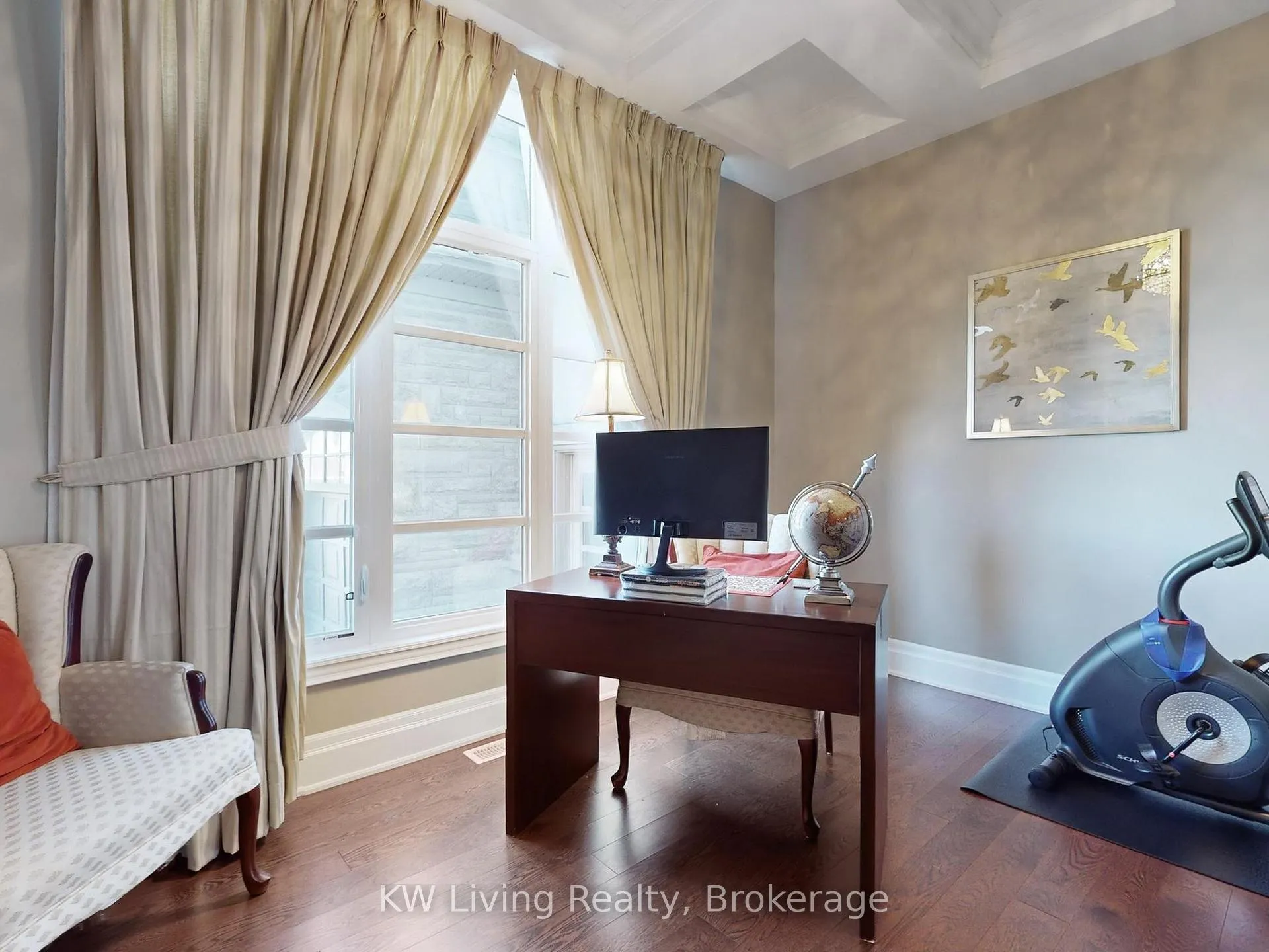 Photo 16 of 62 Carisbrooke Circle, Aurora, Bayview Southeast — HOMEH