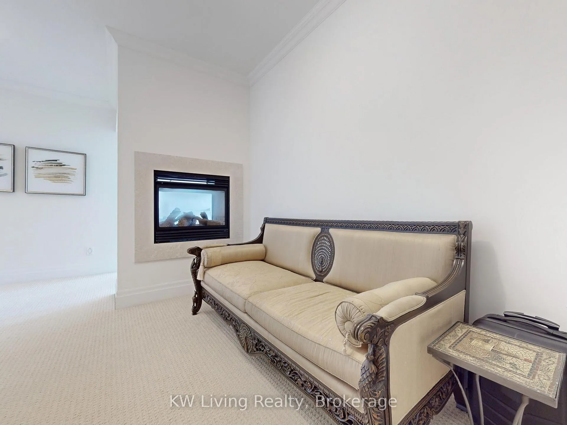 Photo 19 of 62 Carisbrooke Circle, Aurora, Bayview Southeast — HOMEH