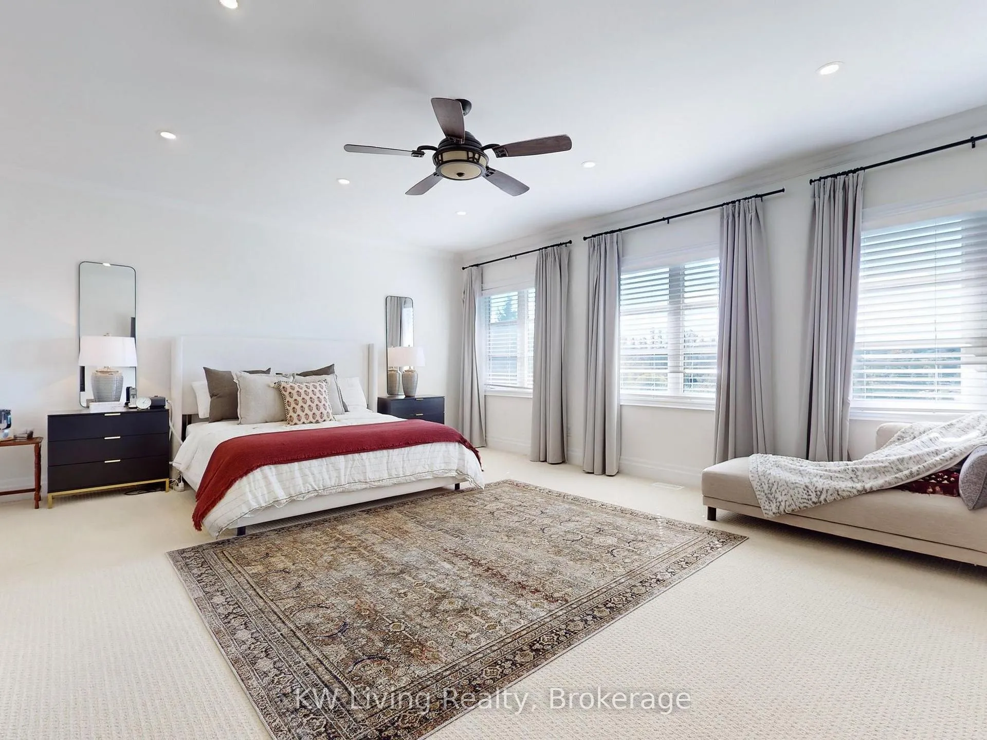 Photo 20 of 62 Carisbrooke Circle, Aurora, Bayview Southeast — HOMEH
