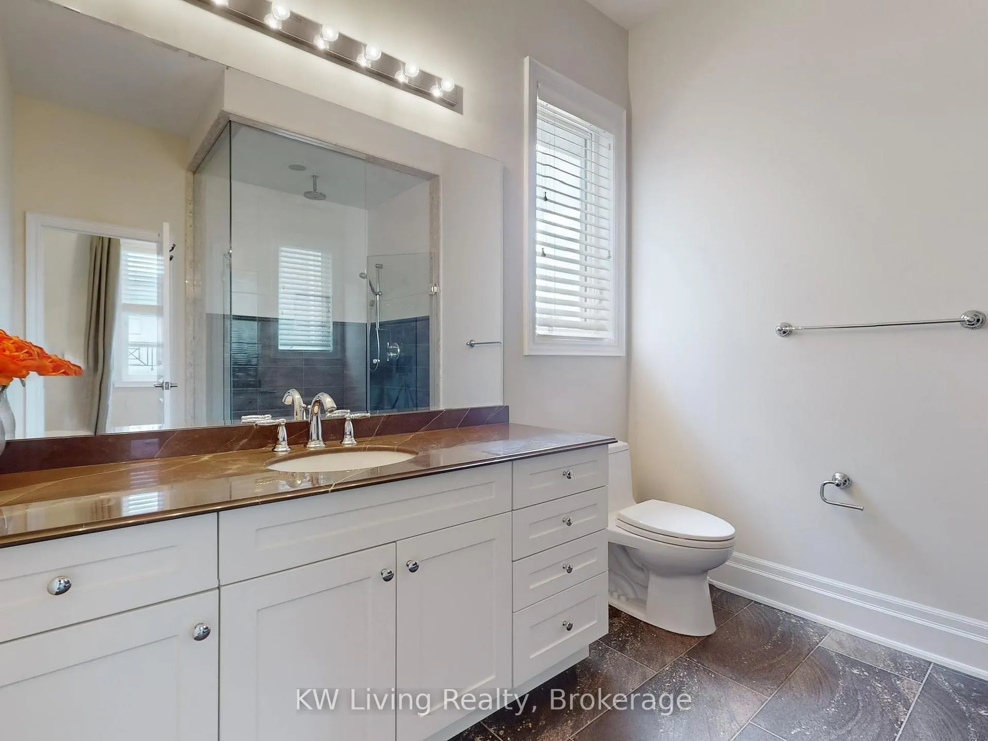 Photo 24 of 62 Carisbrooke Circle, Aurora, Bayview Southeast — HOMEH