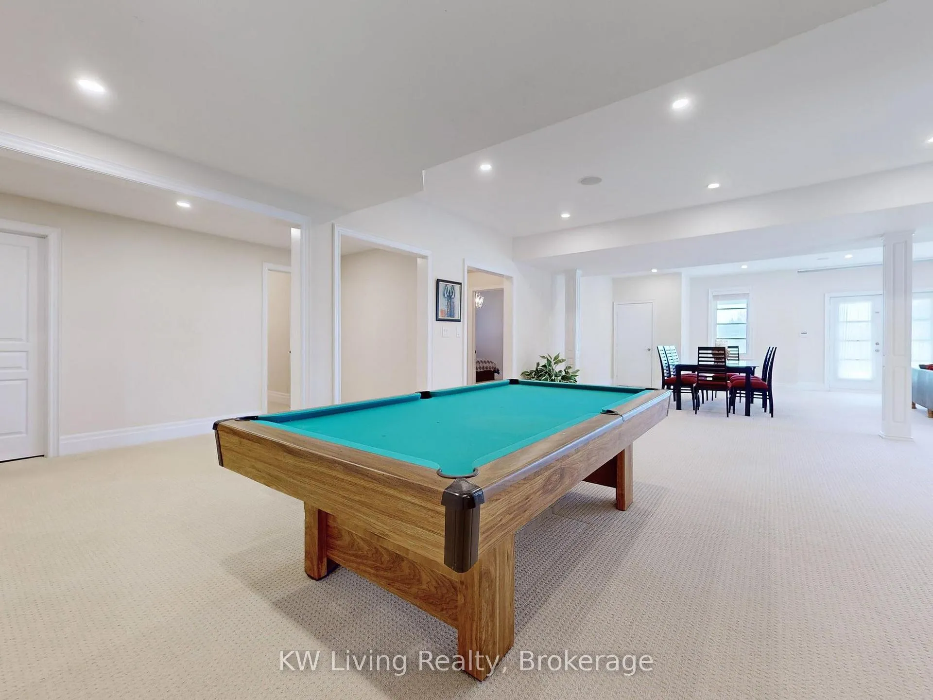 Photo 31 of 62 Carisbrooke Circle, Aurora, Bayview Southeast — HOMEH