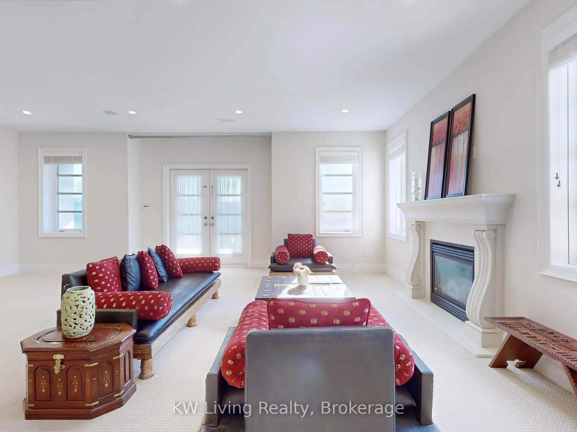 Photo 34 of 62 Carisbrooke Circle, Aurora, Bayview Southeast — HOMEH