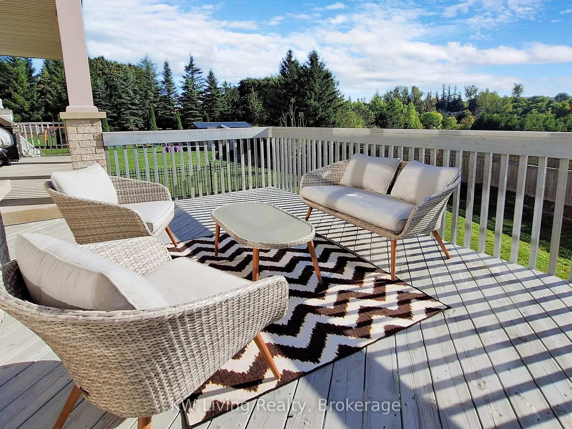 Photo 37 of 62 Carisbrooke Circle, Aurora, Bayview Southeast — HOMEH