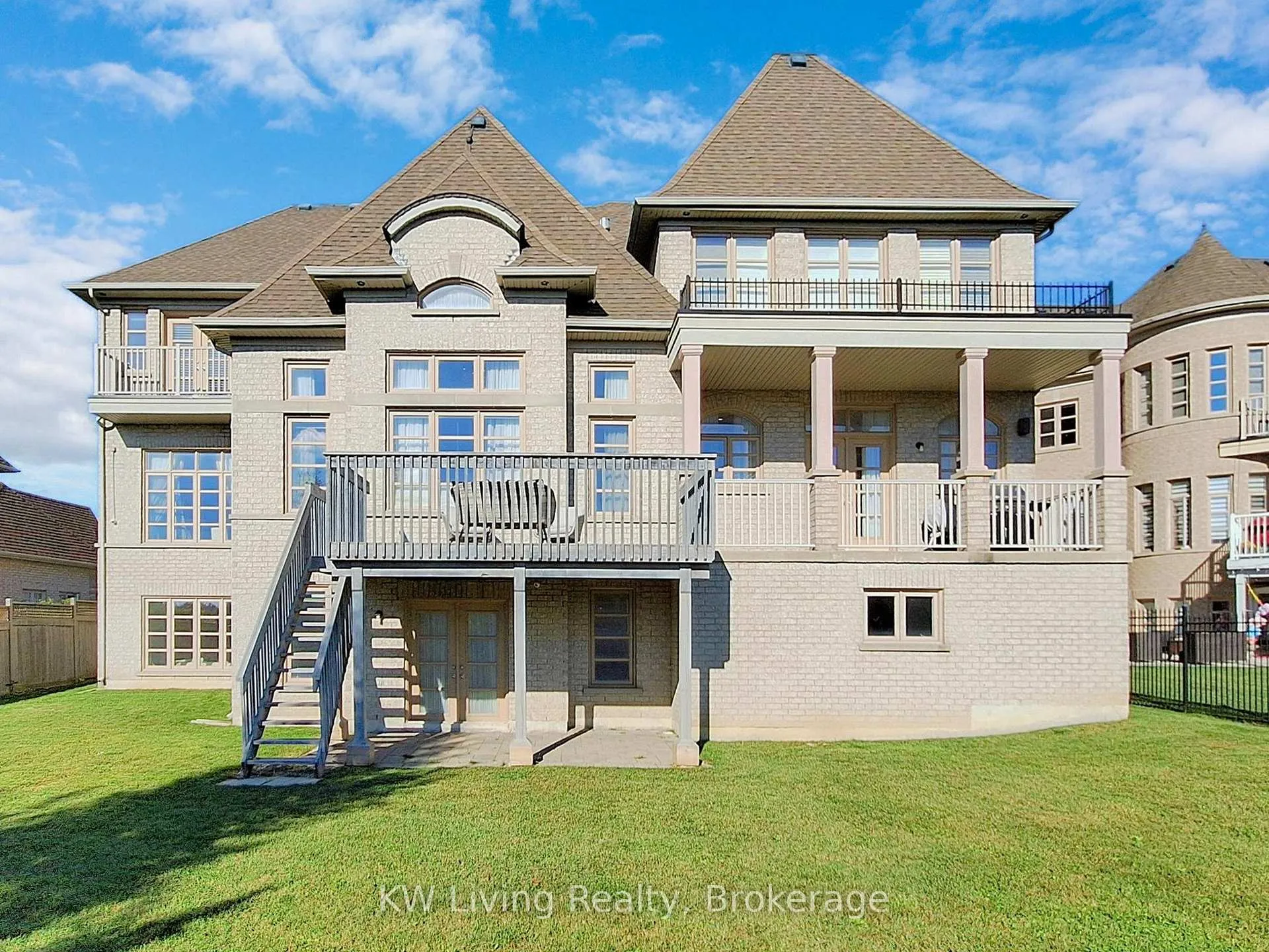 Photo 38 of 62 Carisbrooke Circle, Aurora, Bayview Southeast — HOMEH