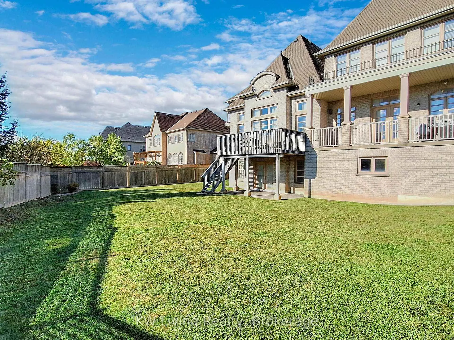 Photo 39 of 62 Carisbrooke Circle, Aurora, Bayview Southeast — HOMEH