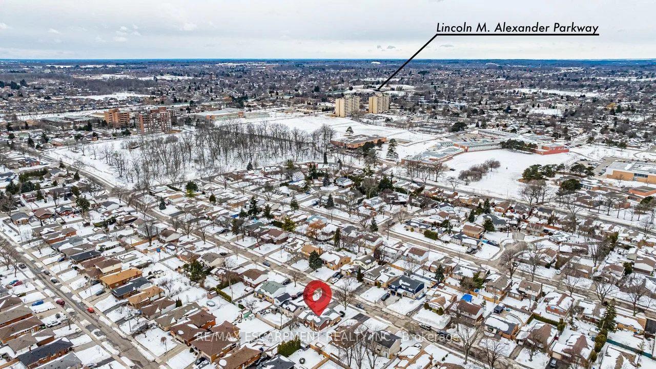 Photo 32 of 71 Mountbatten Drive, Hamilton, Rolston — HOMEH