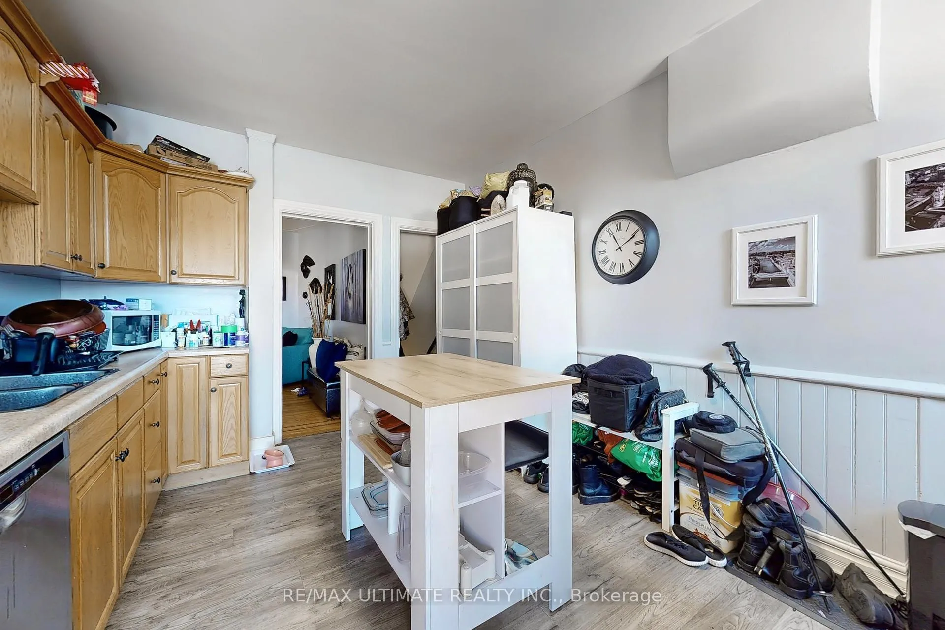 Photo 4 of 49 Wentworth Street N, Hamilton, Landsdale — HOMEH
