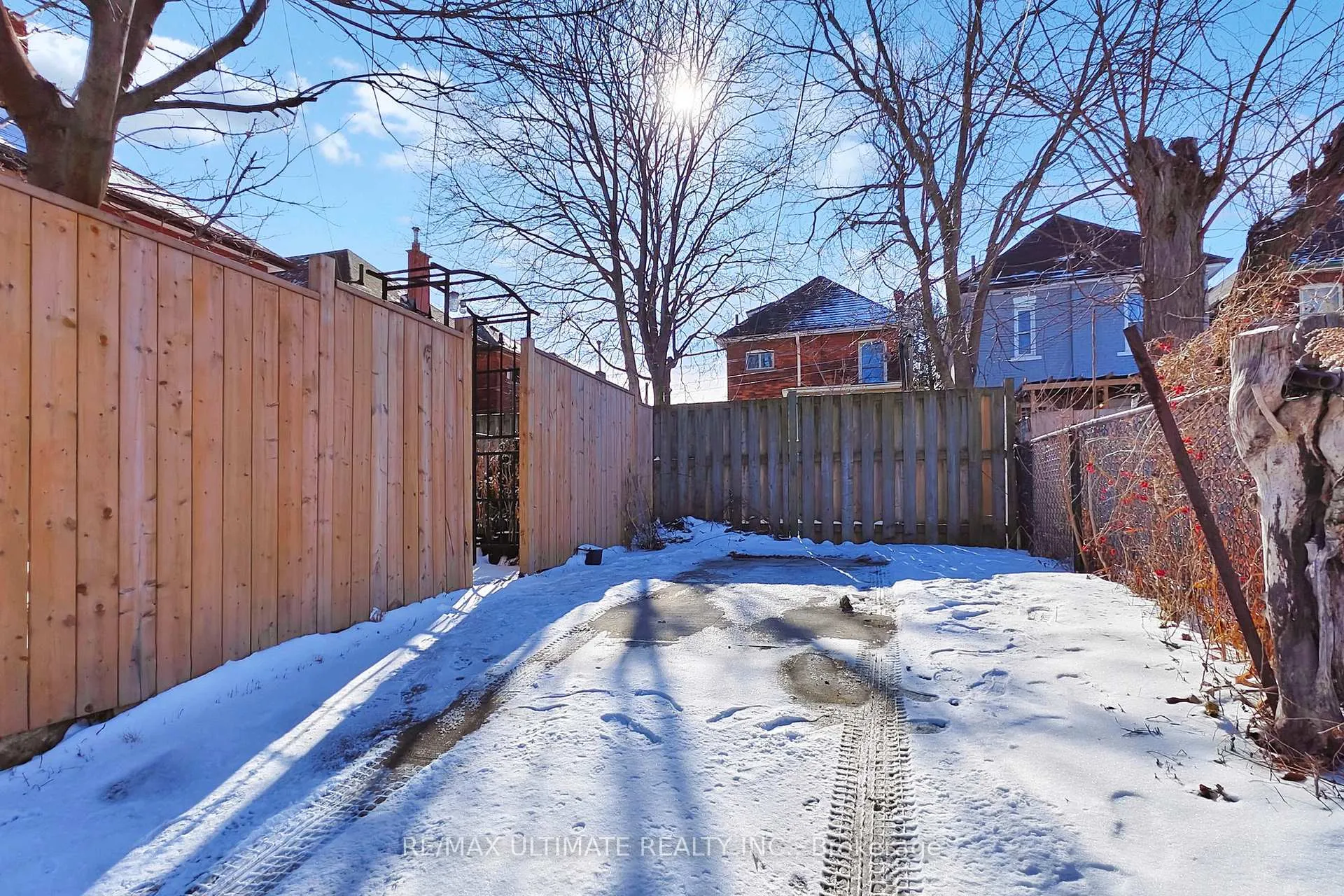 Photo 11 of 49 Wentworth Street N, Hamilton, Landsdale — HOMEH