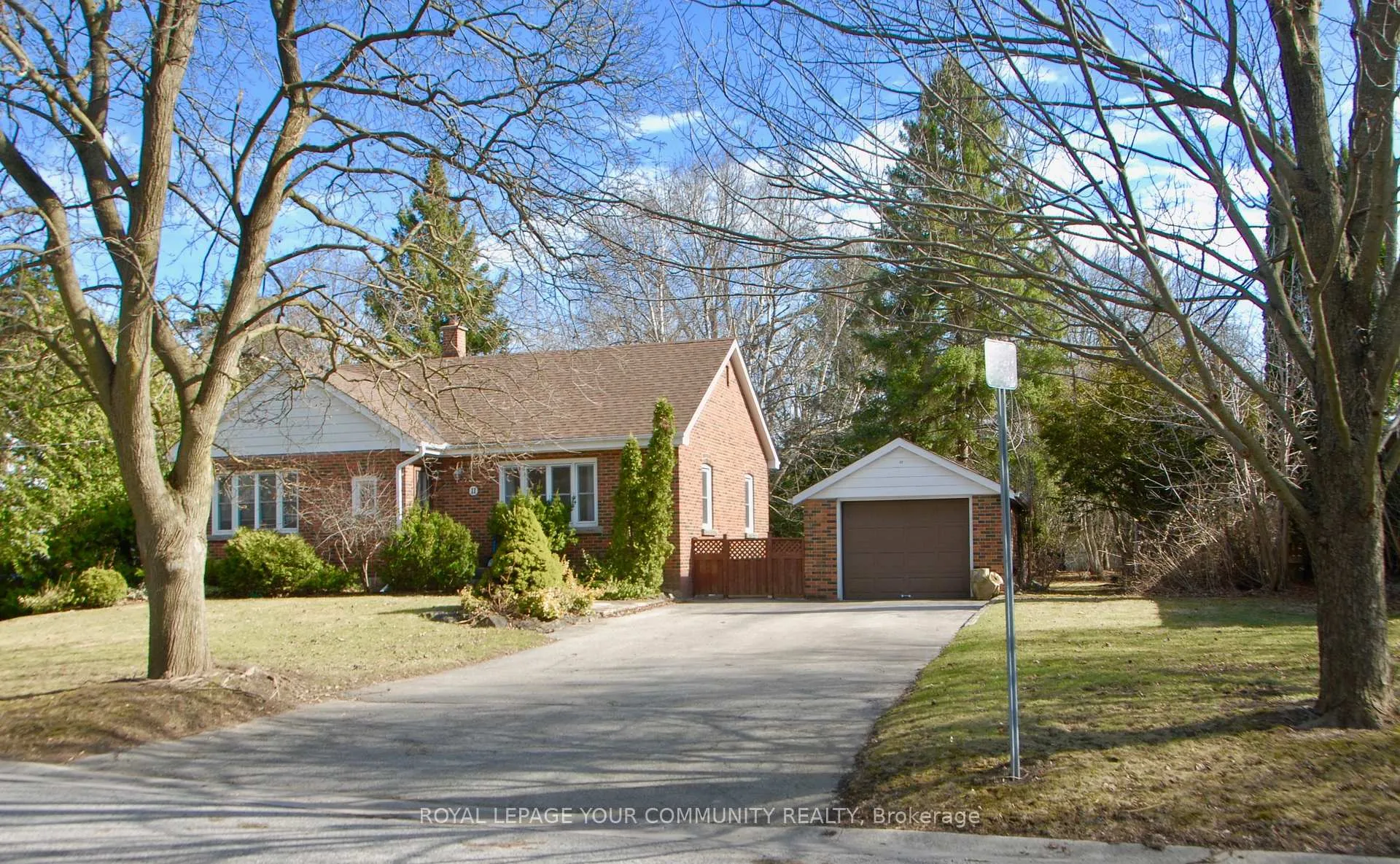 Photo 1 of 11 Maple Lane, Markham, Unionville — HOMEH