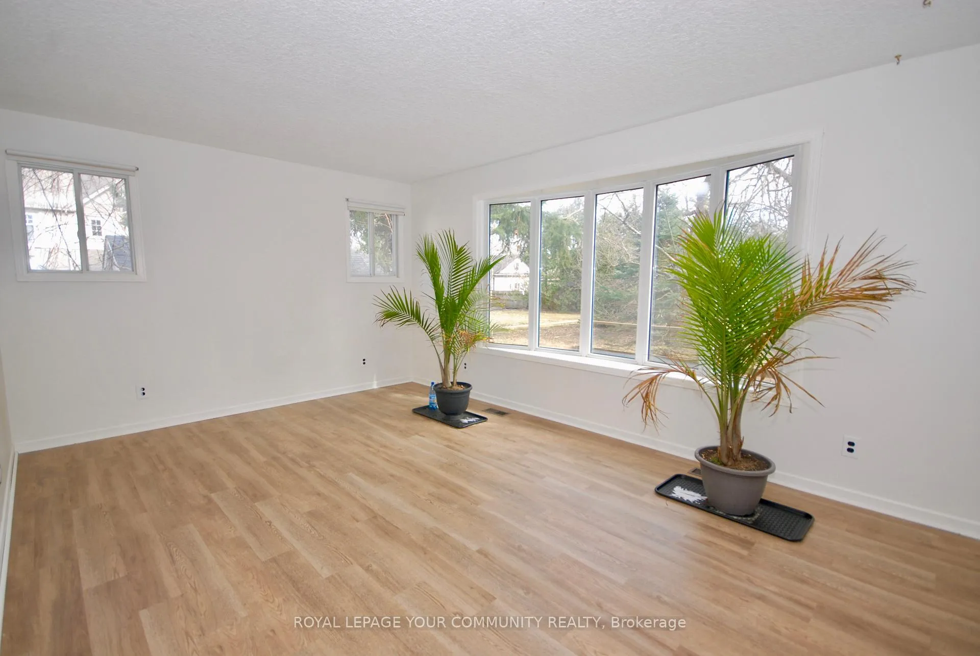 Photo 9 of 11 Maple Lane, Markham, Unionville — HOMEH