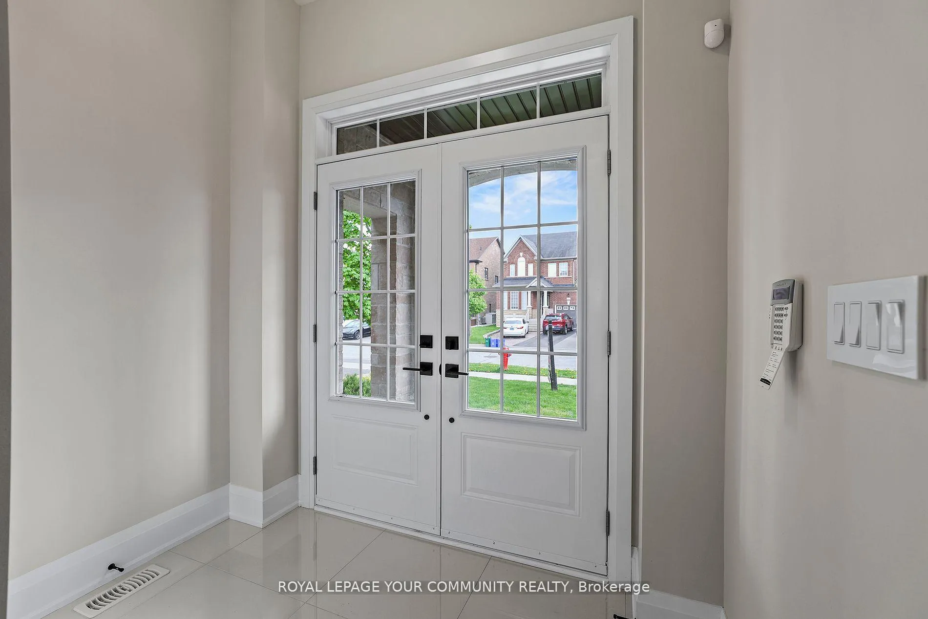 Photo 4 of 120 Lewis Honey Drive, Aurora, Bayview Northeast — HOMEH