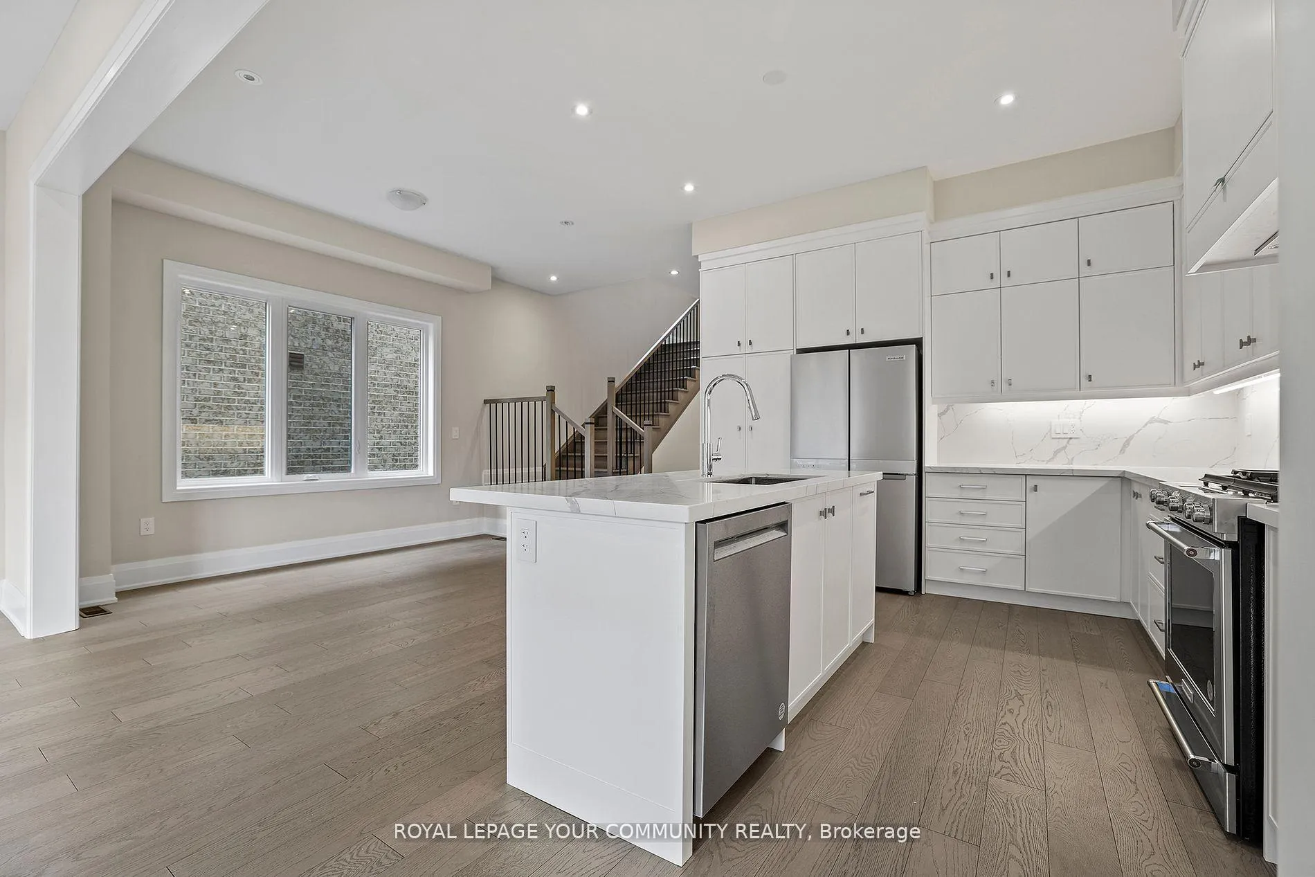 Photo 11 of 120 Lewis Honey Drive, Aurora, Bayview Northeast — HOMEH