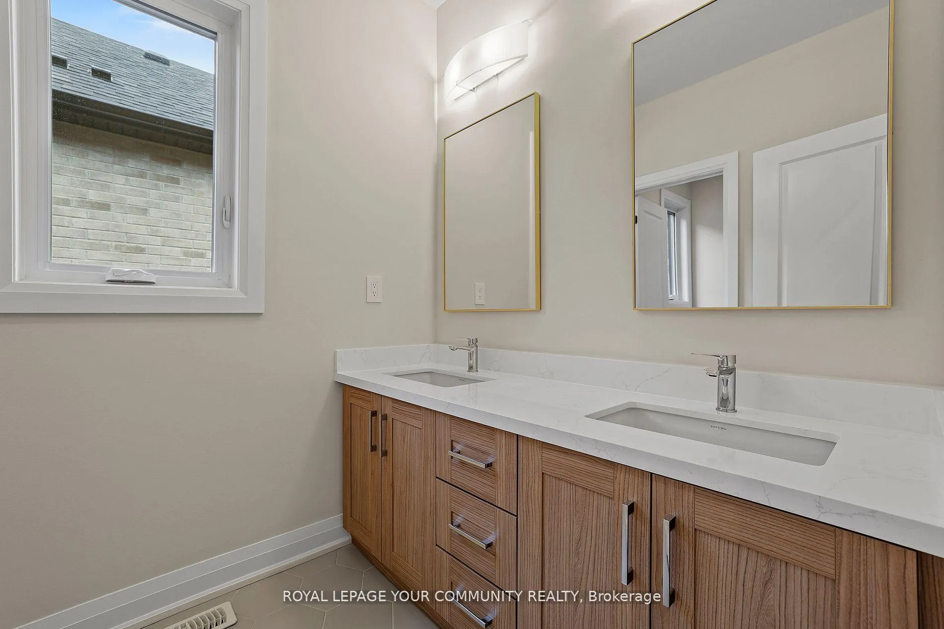 Photo 25 of 120 Lewis Honey Drive, Aurora, Bayview Northeast — HOMEH