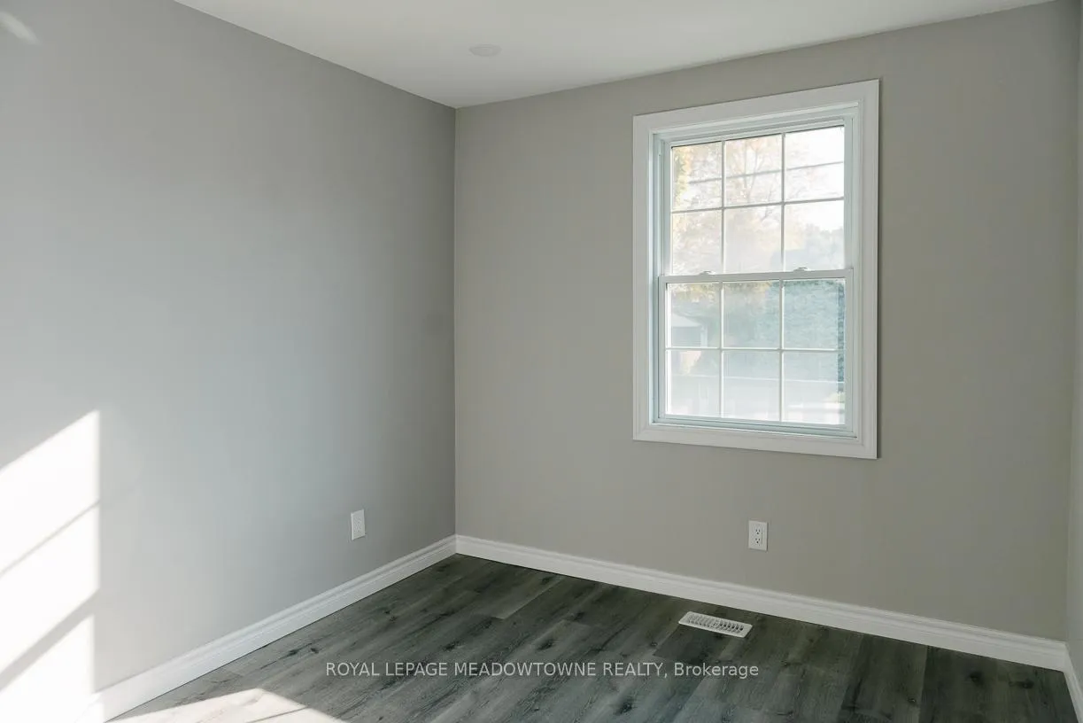 Photo 4 of 673 Knox Avenue, Hamilton, Parkview — HOMEH