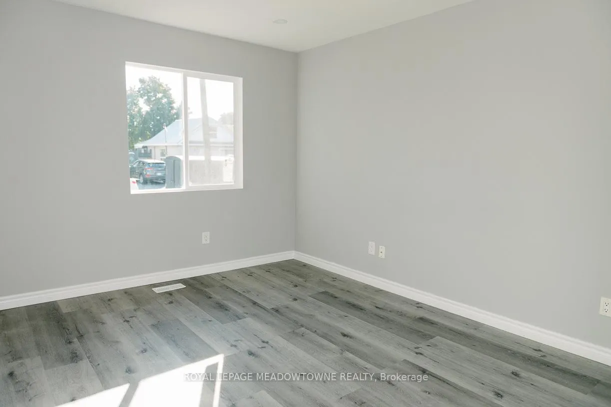 Photo 5 of 673 Knox Avenue, Hamilton, Parkview — HOMEH